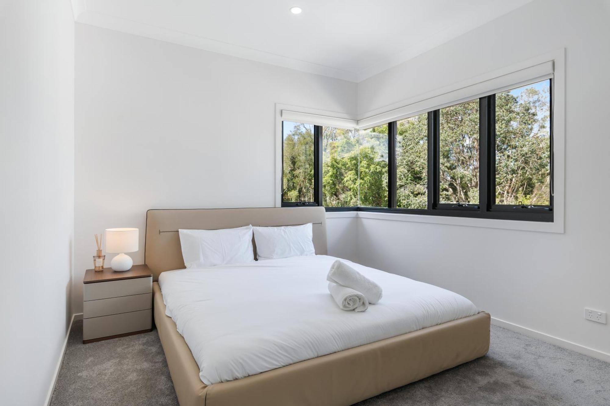 Cassa Aura Place - Modern 4br Homes