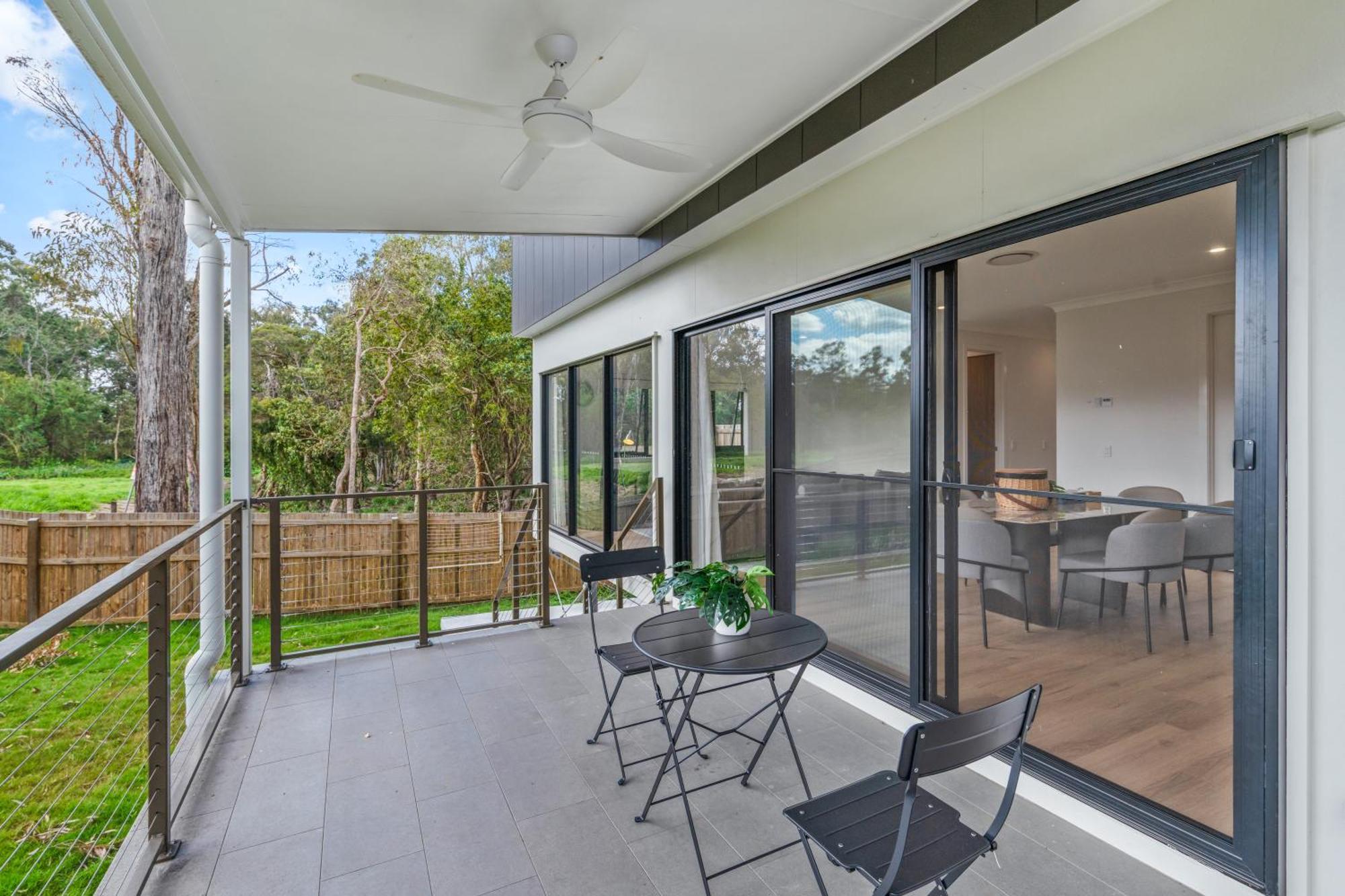 Cassa Aura Place - Modern 4br Homes * Brisbane