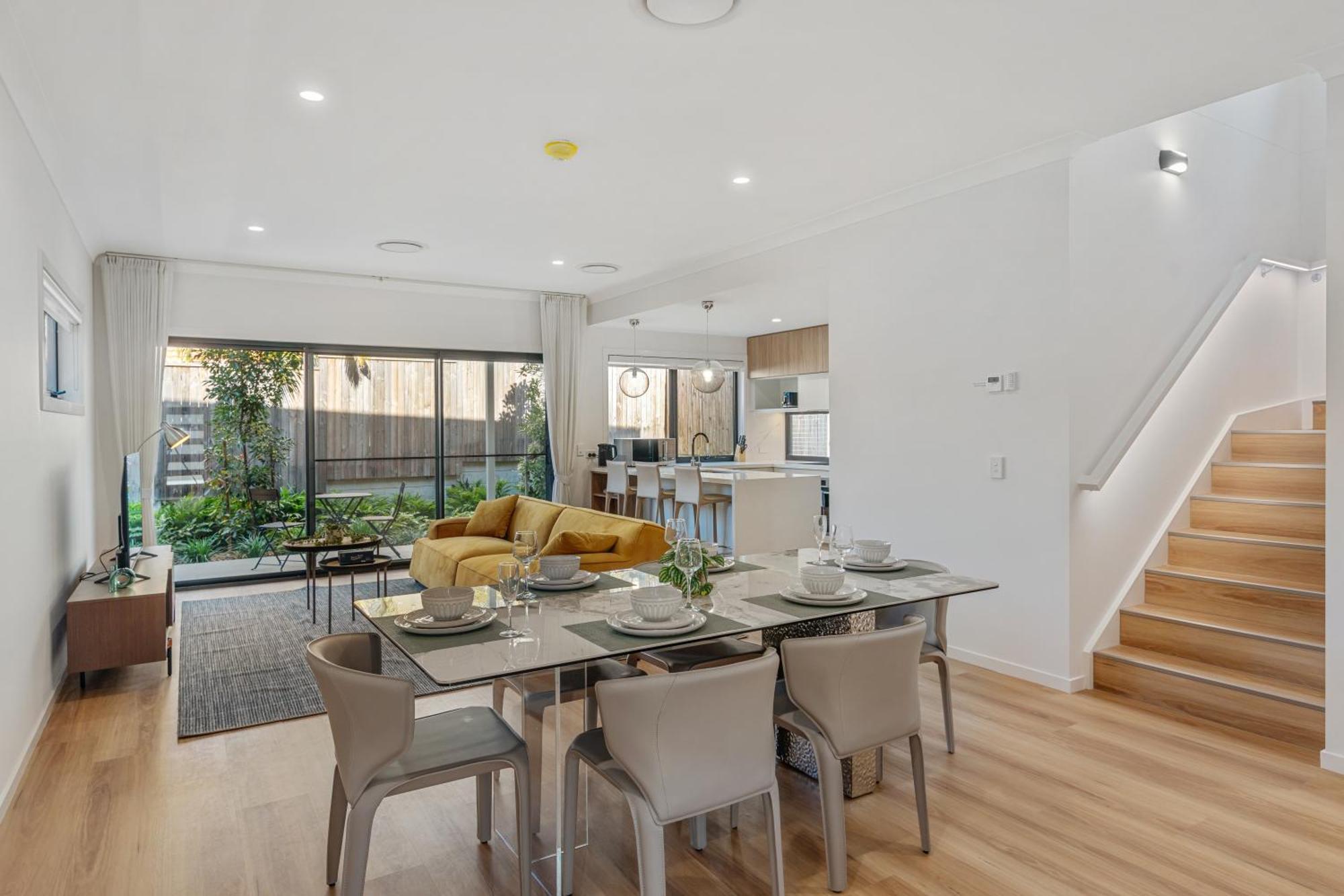 Cassa Aura Place - Modern 4br Homes Holiday home *