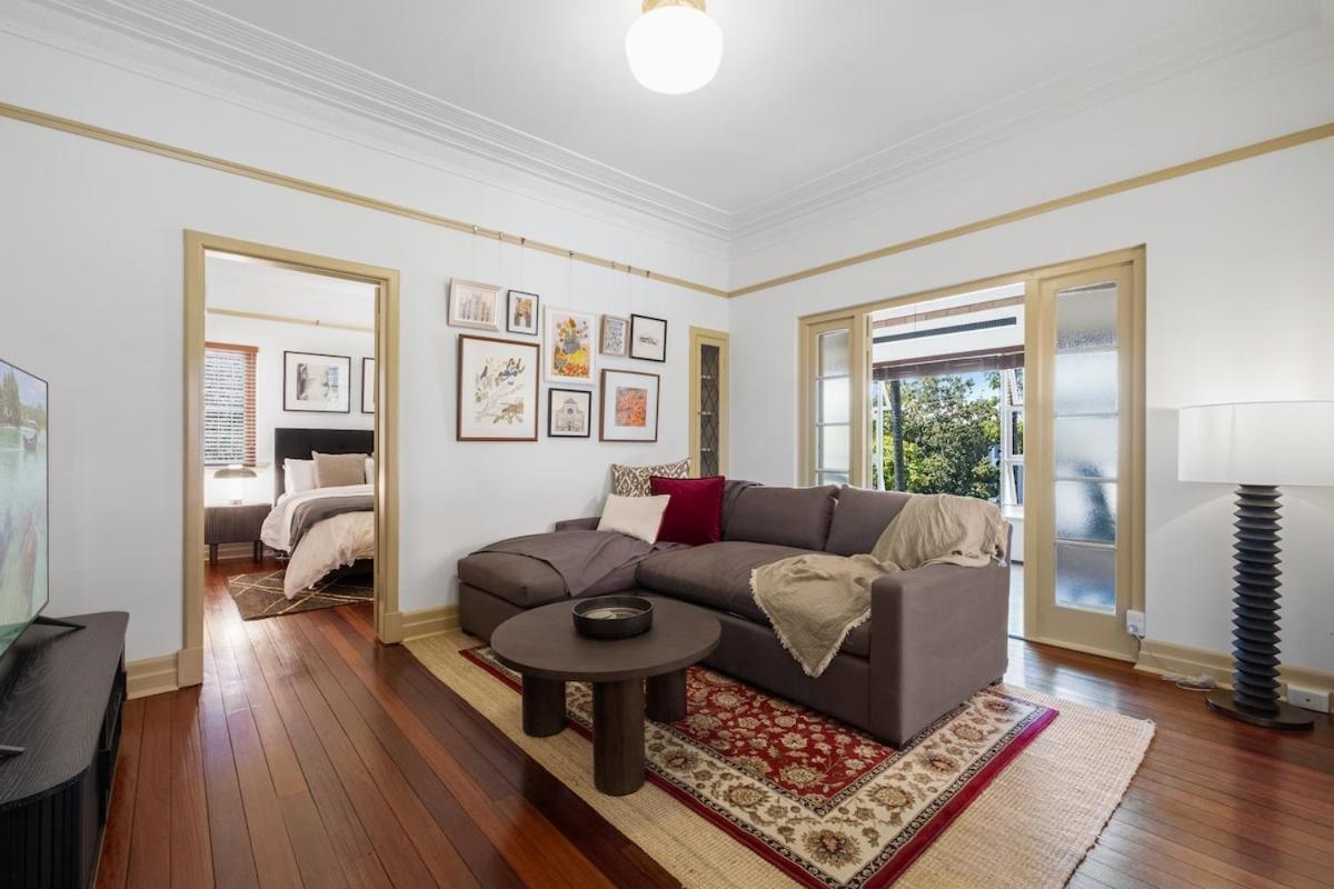 Art Deco Elegance In New Farm! Apartment Brisbane
