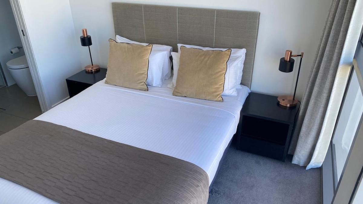 Riverview 2br With Pool And Parking Near Suncorp Brisbane