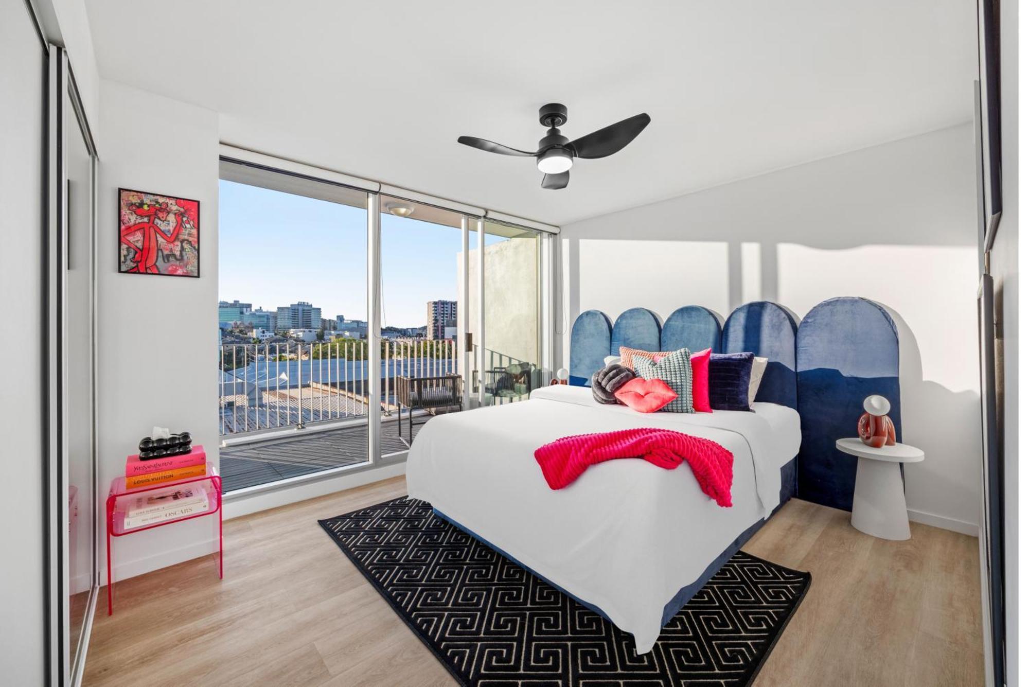 Stylish And 2br With Balcony And 2 Car Space * Brisbane