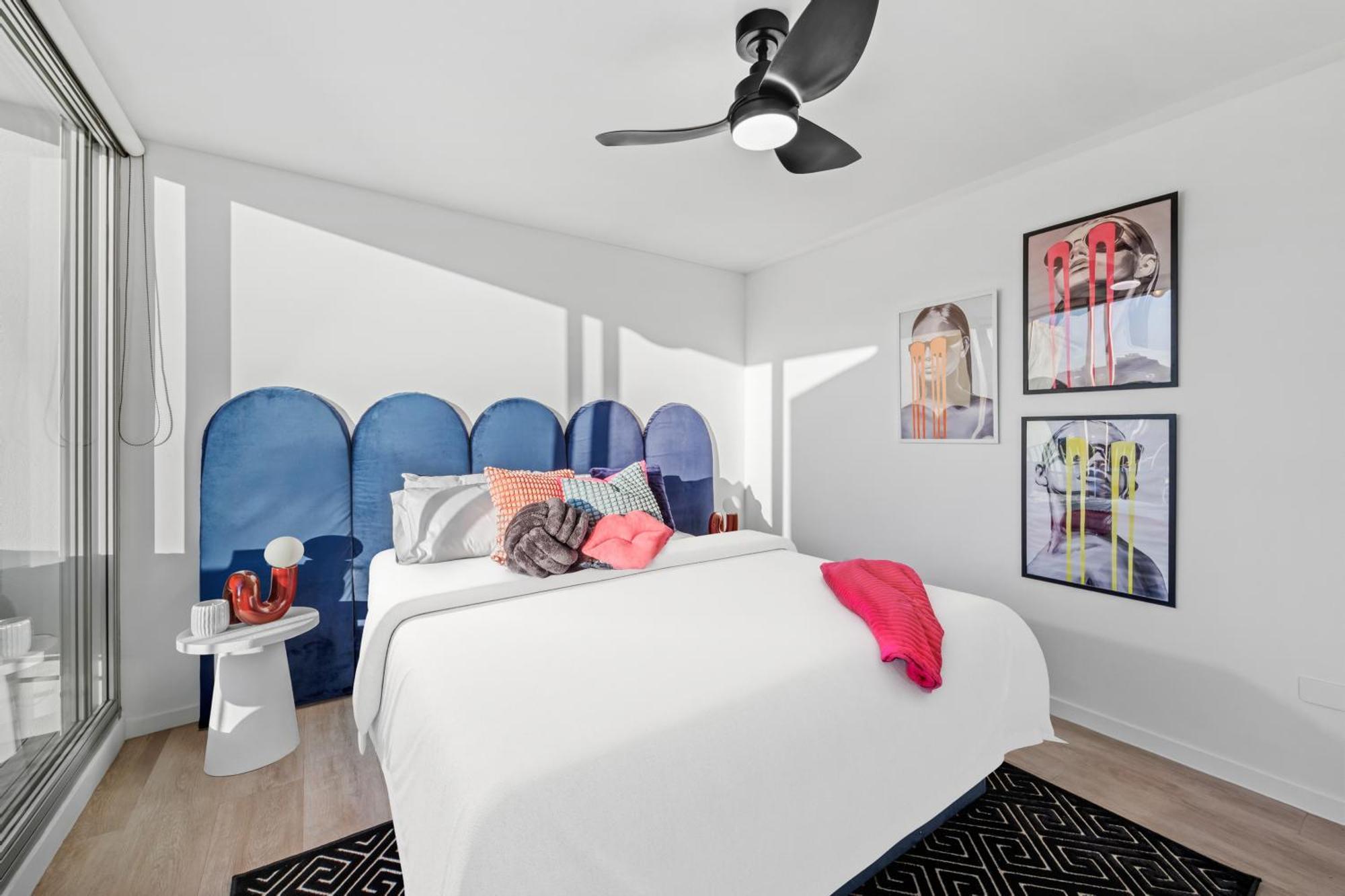 Stylish And 2br With Balcony And 2 Car Space Apartment Brisbane