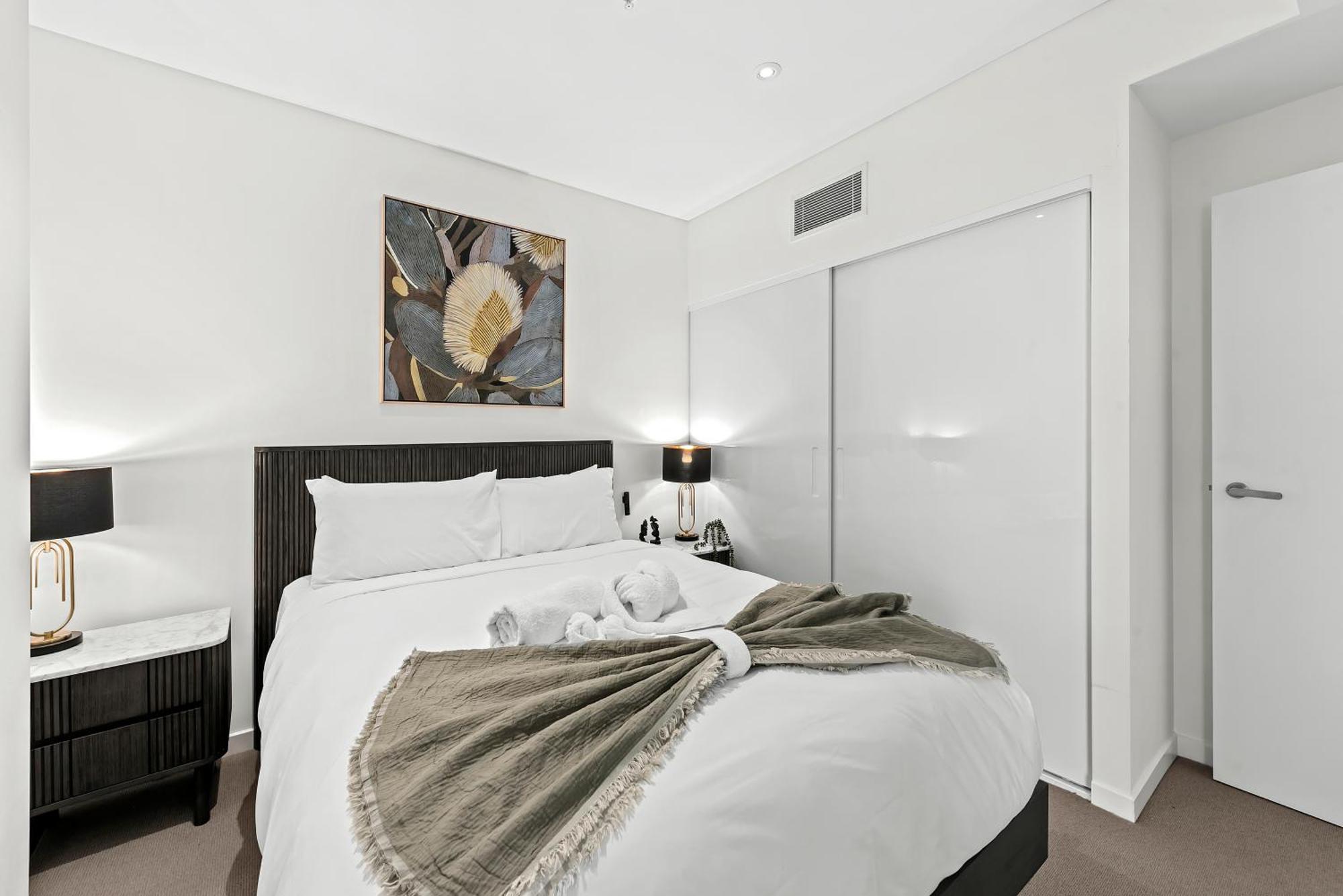 Sky - Cbd 2br With Stunning Views, Pool And Gym