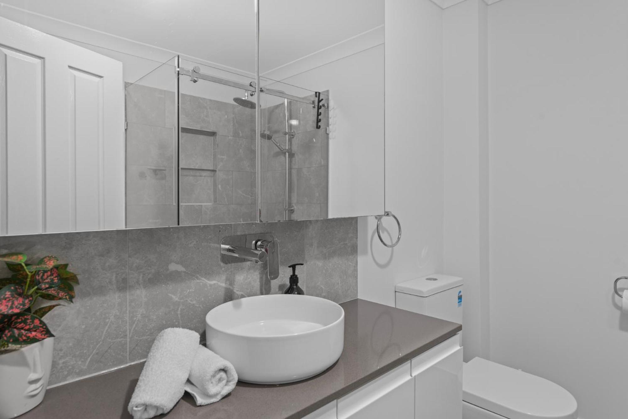 Hilltop Residences Chermside Apartment