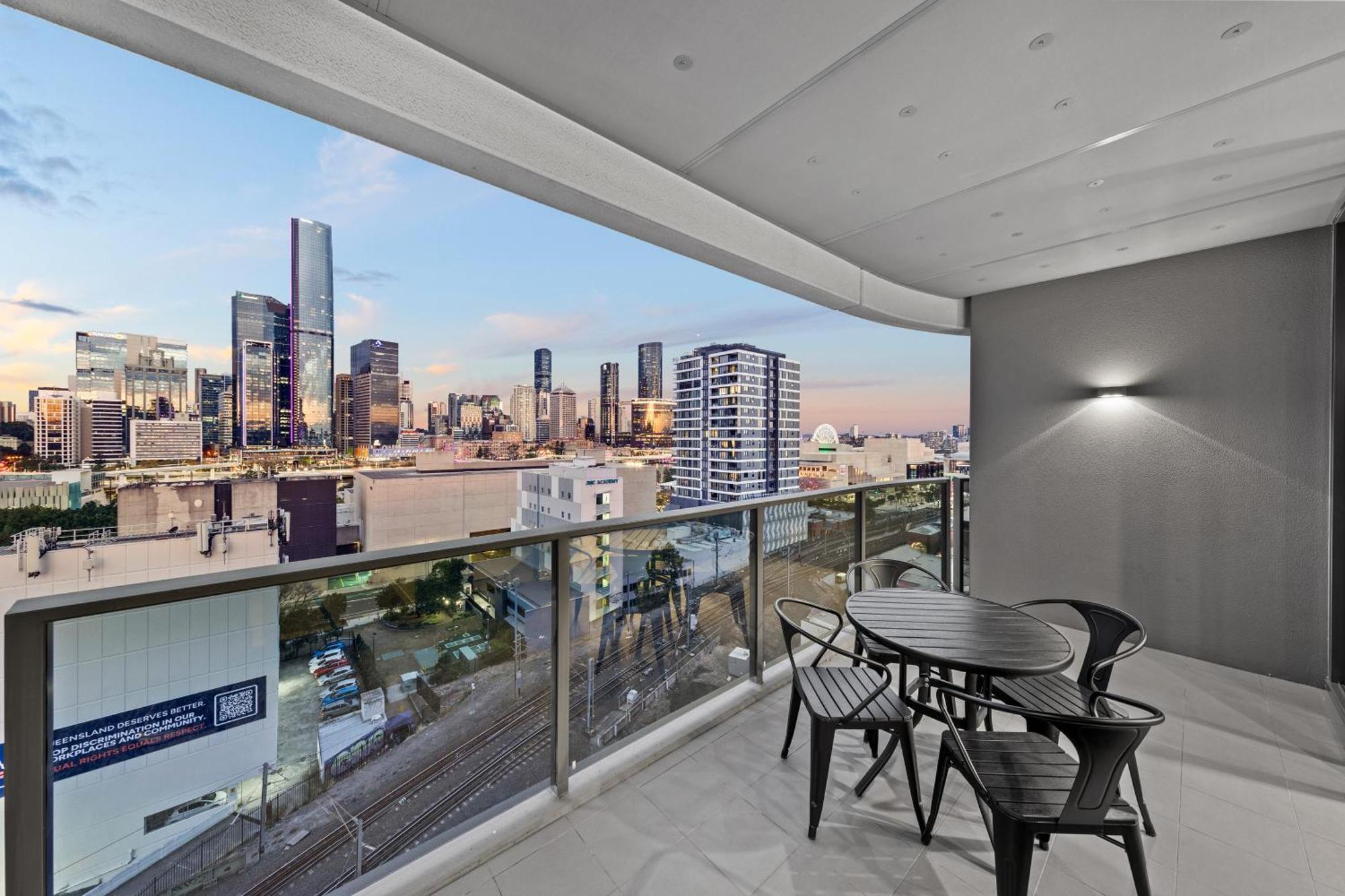 2br Escape At Lucid Apartment