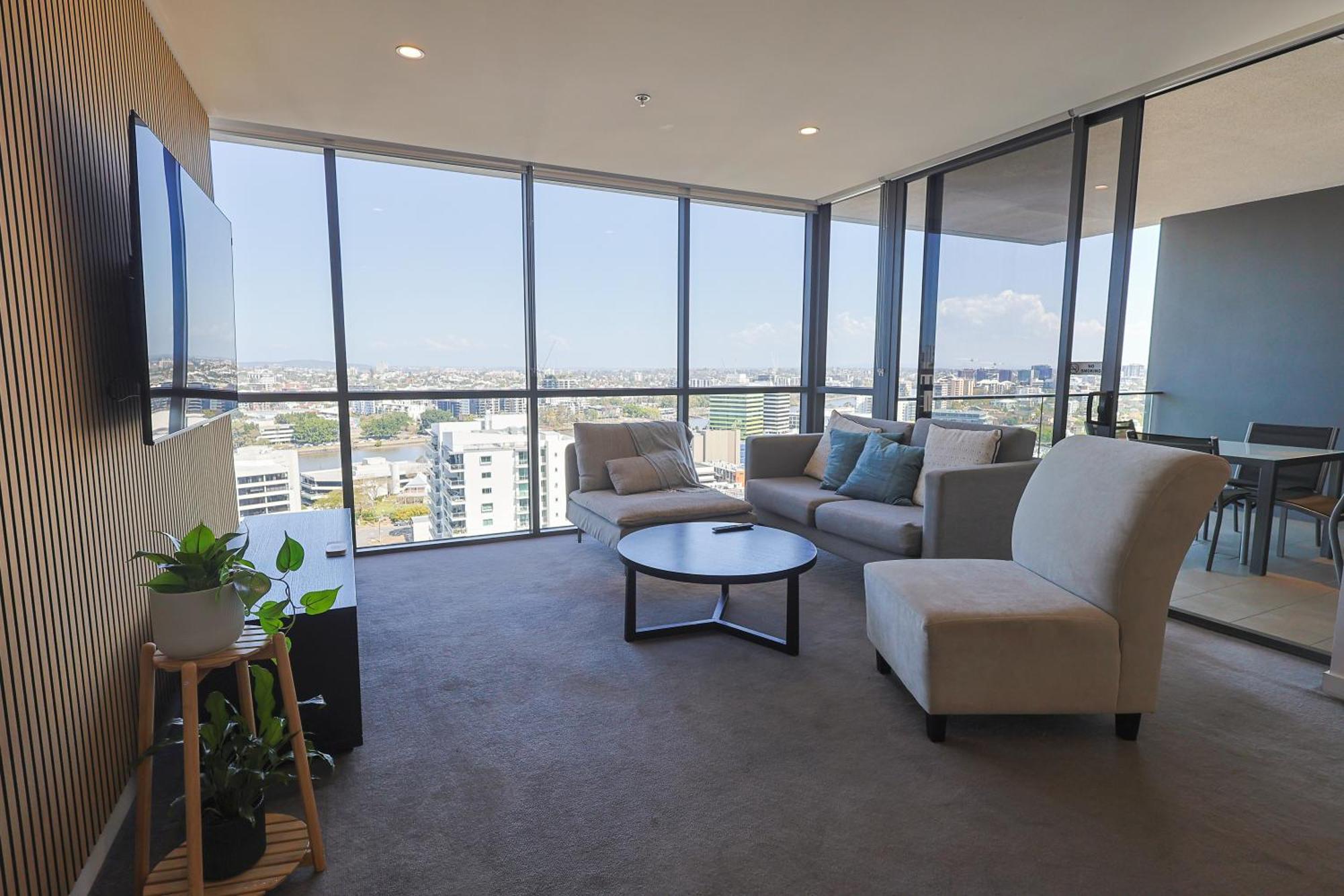 Riverview 2br With Pool And Parking Near Suncorp
