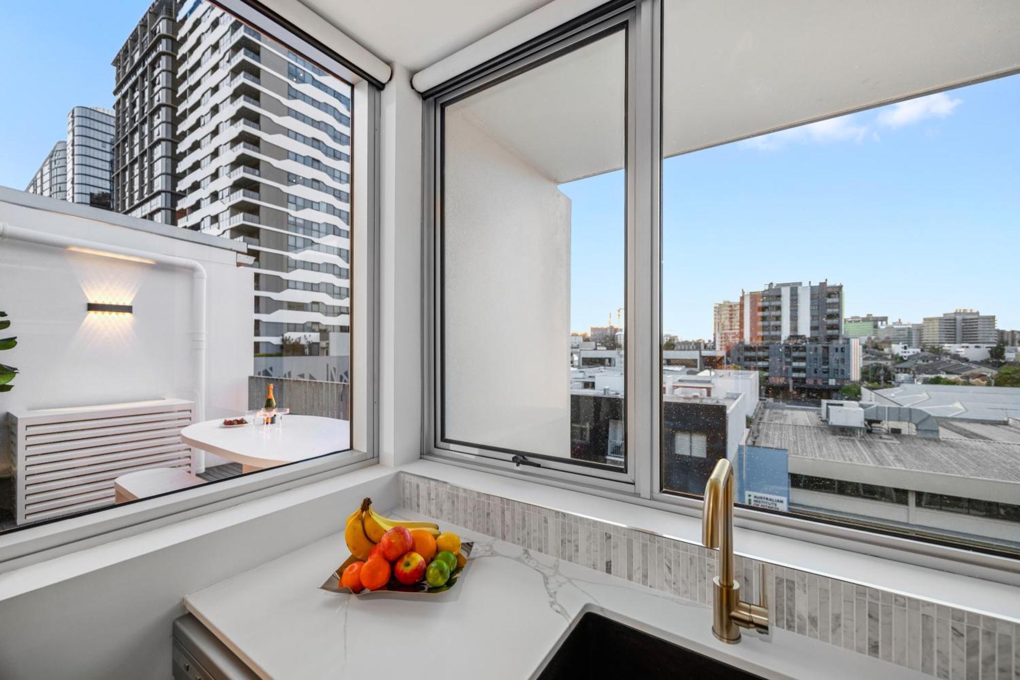 Stylish And 2br With Balcony And 2 Car Space