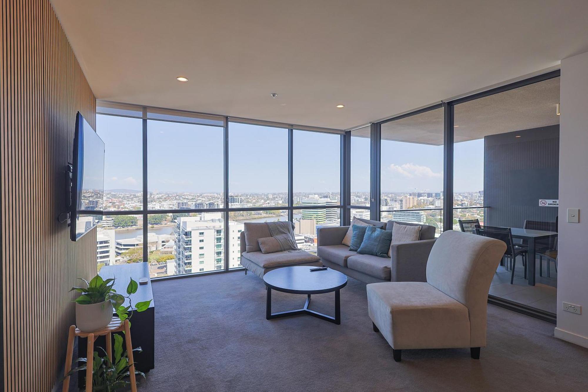 Riverview 2br With Pool And Parking Near Suncorp