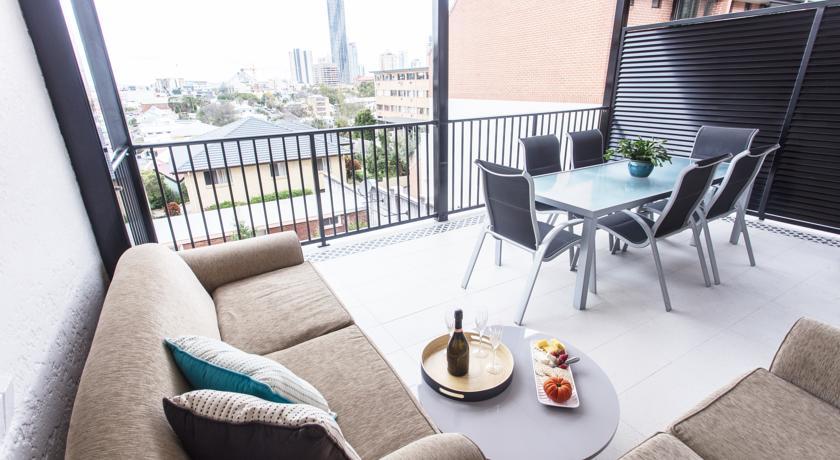 Carrington Manor - 5br