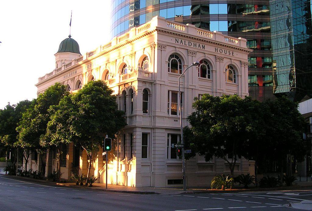 Oaks On Margaret Brisbane