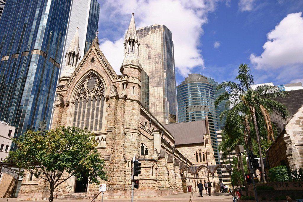 Oaks On Margaret Brisbane