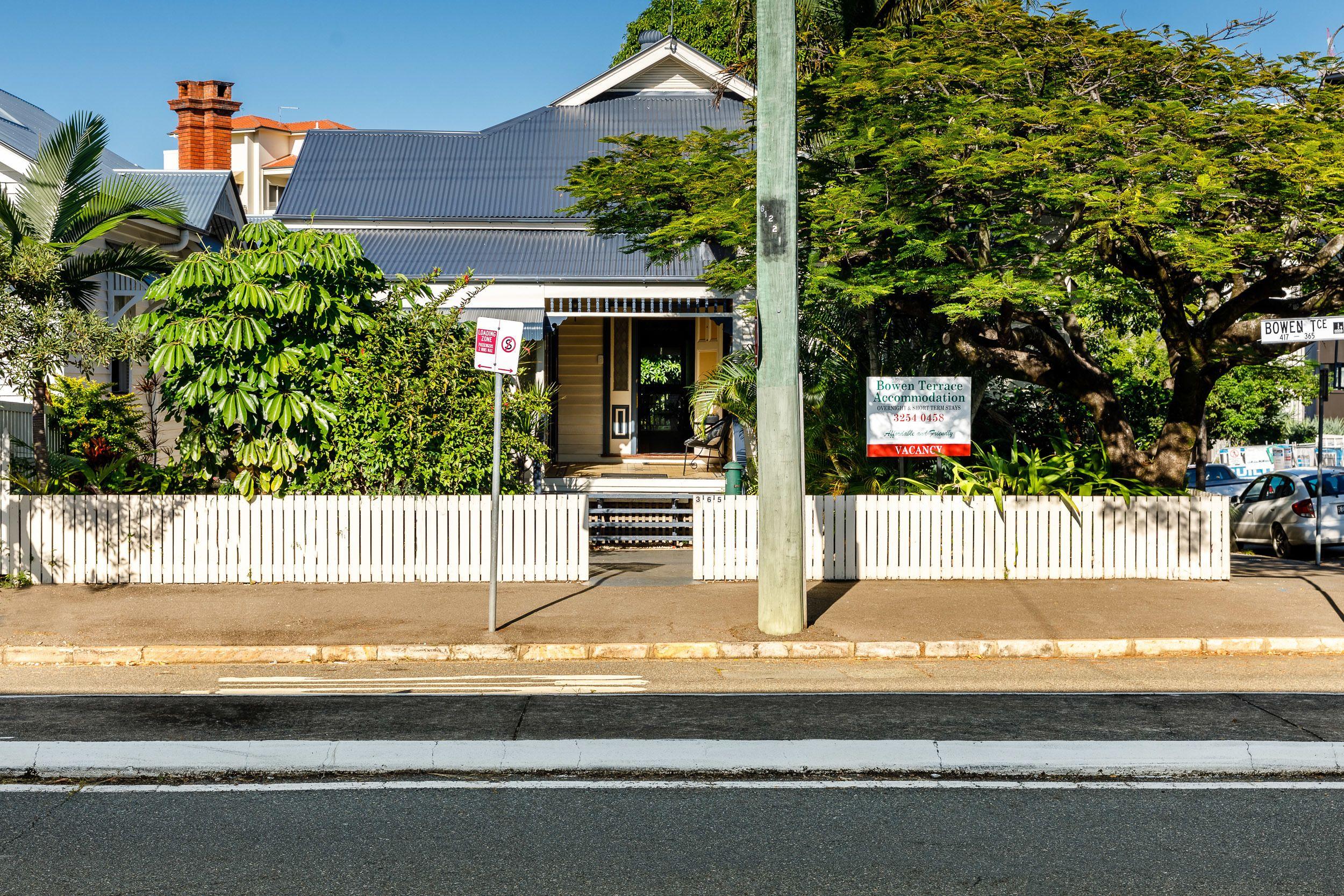 Bowen Terrace Motel 3*
