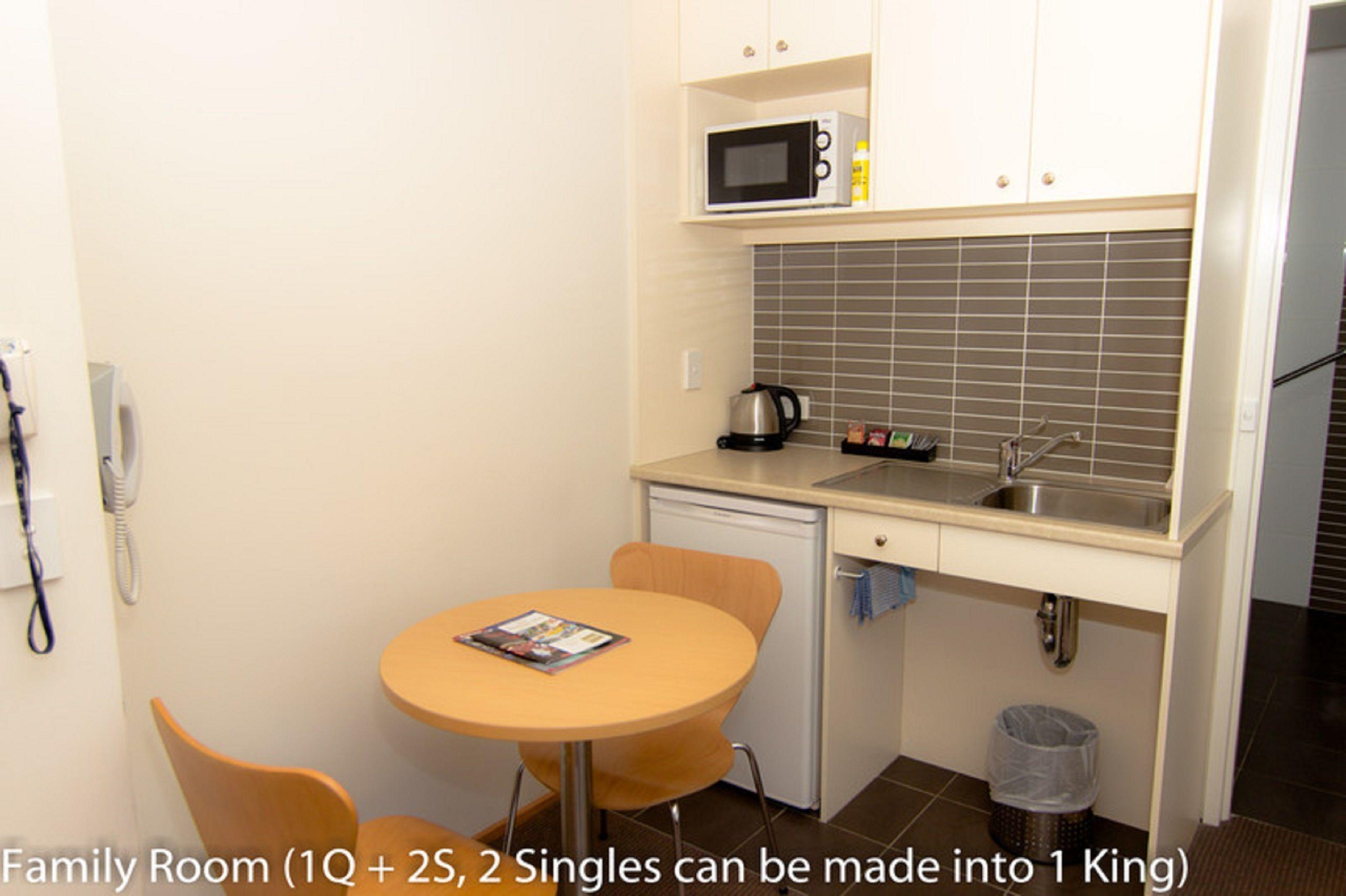 Airport Ascot Motel 4*