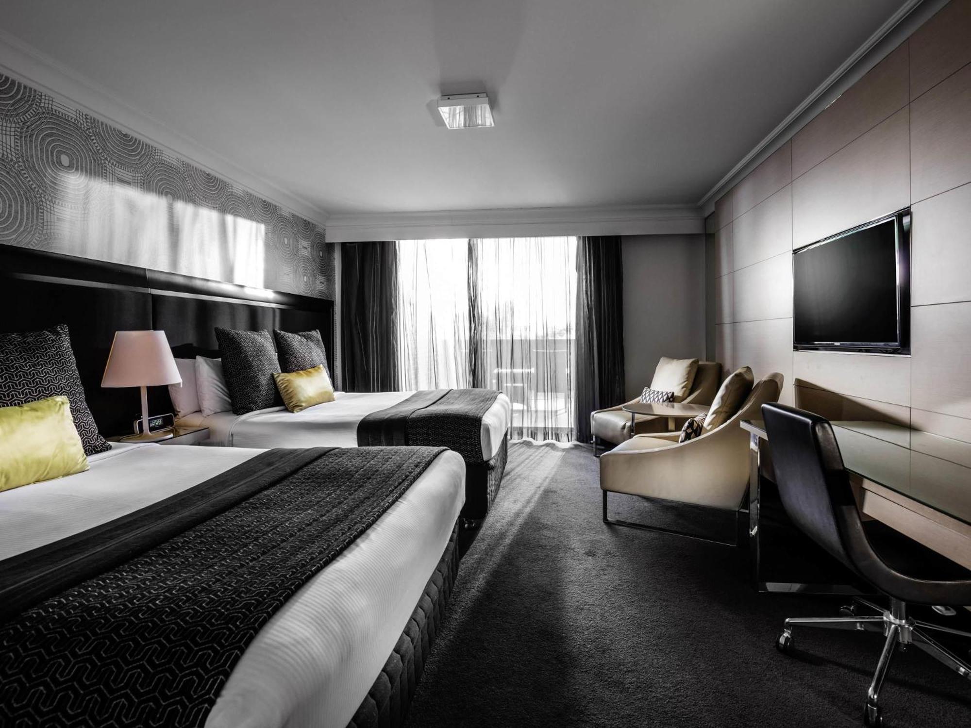 Pullman King George Square Hotel