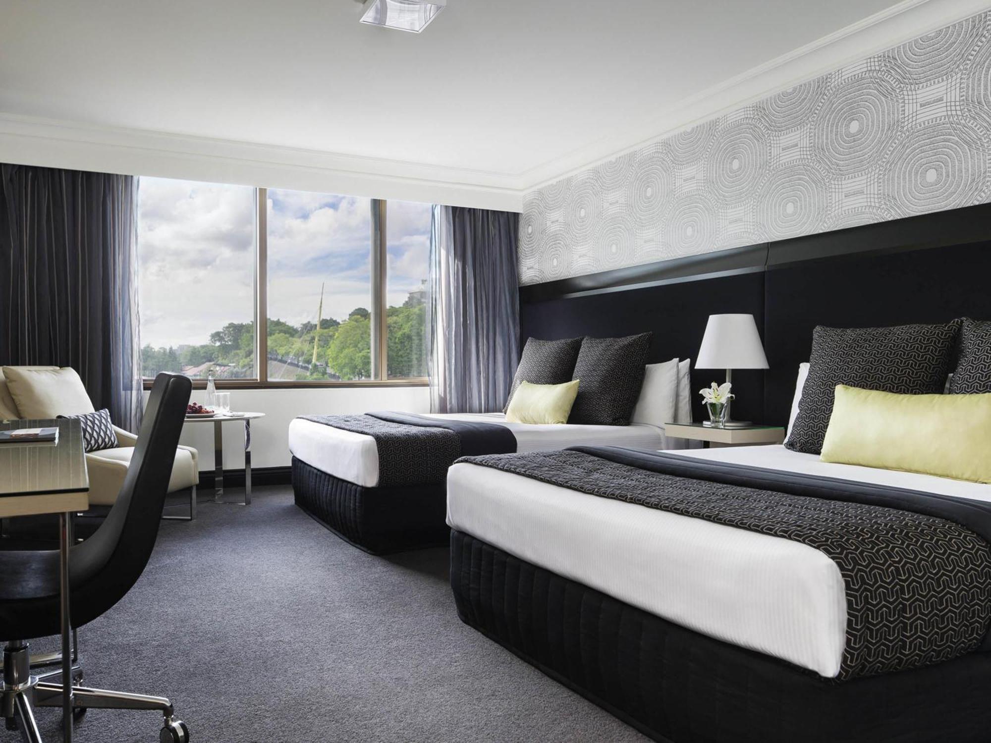 Pullman King George Square Hotel