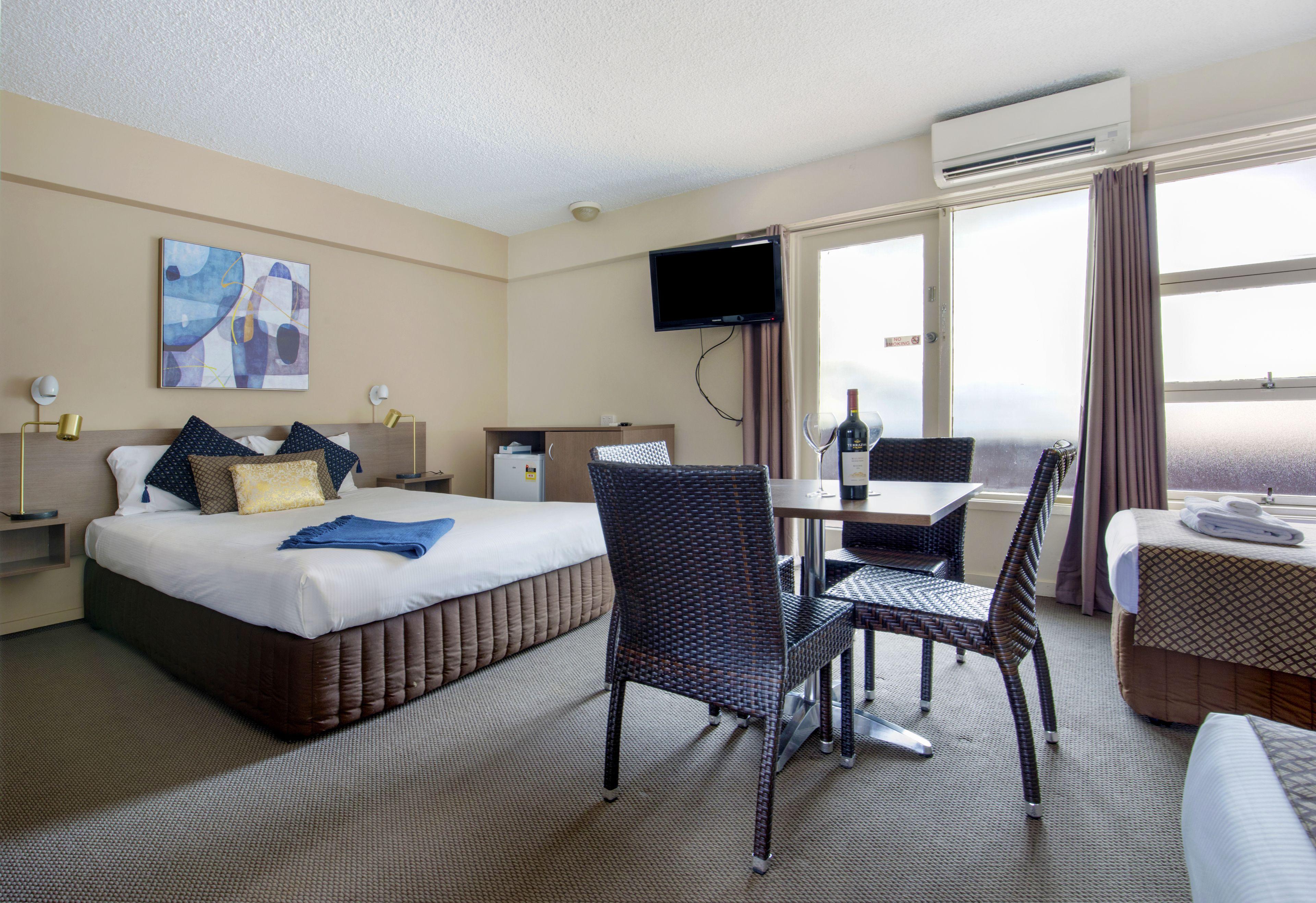 The Metropolitan Spring Hill Motel