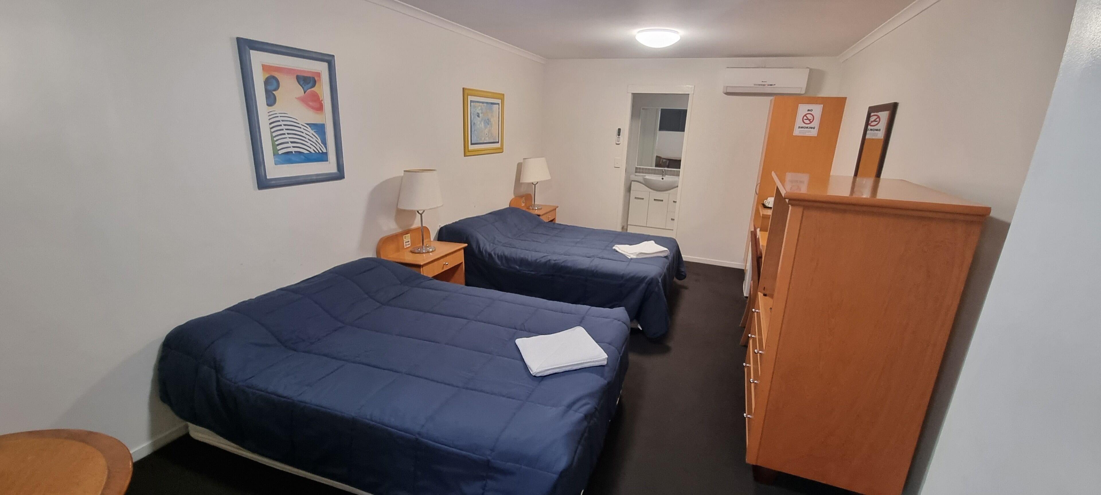 Motel Queensport Tavern And Motel 4*