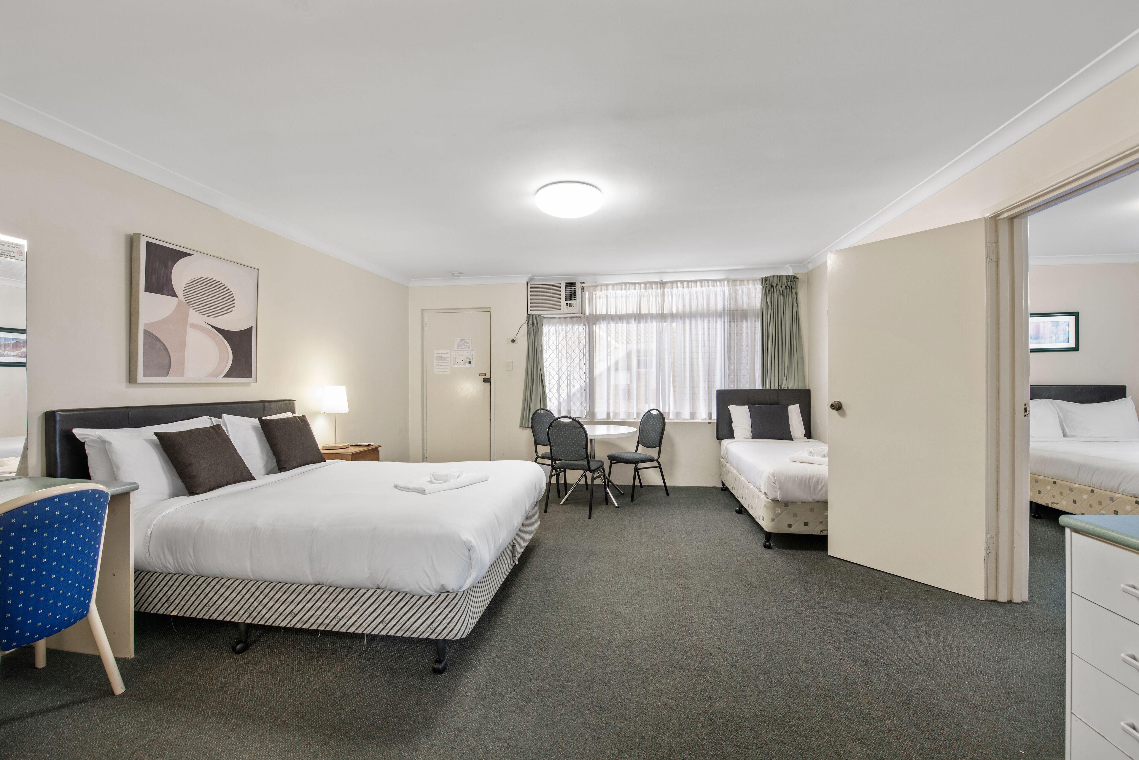 Paramount 4*