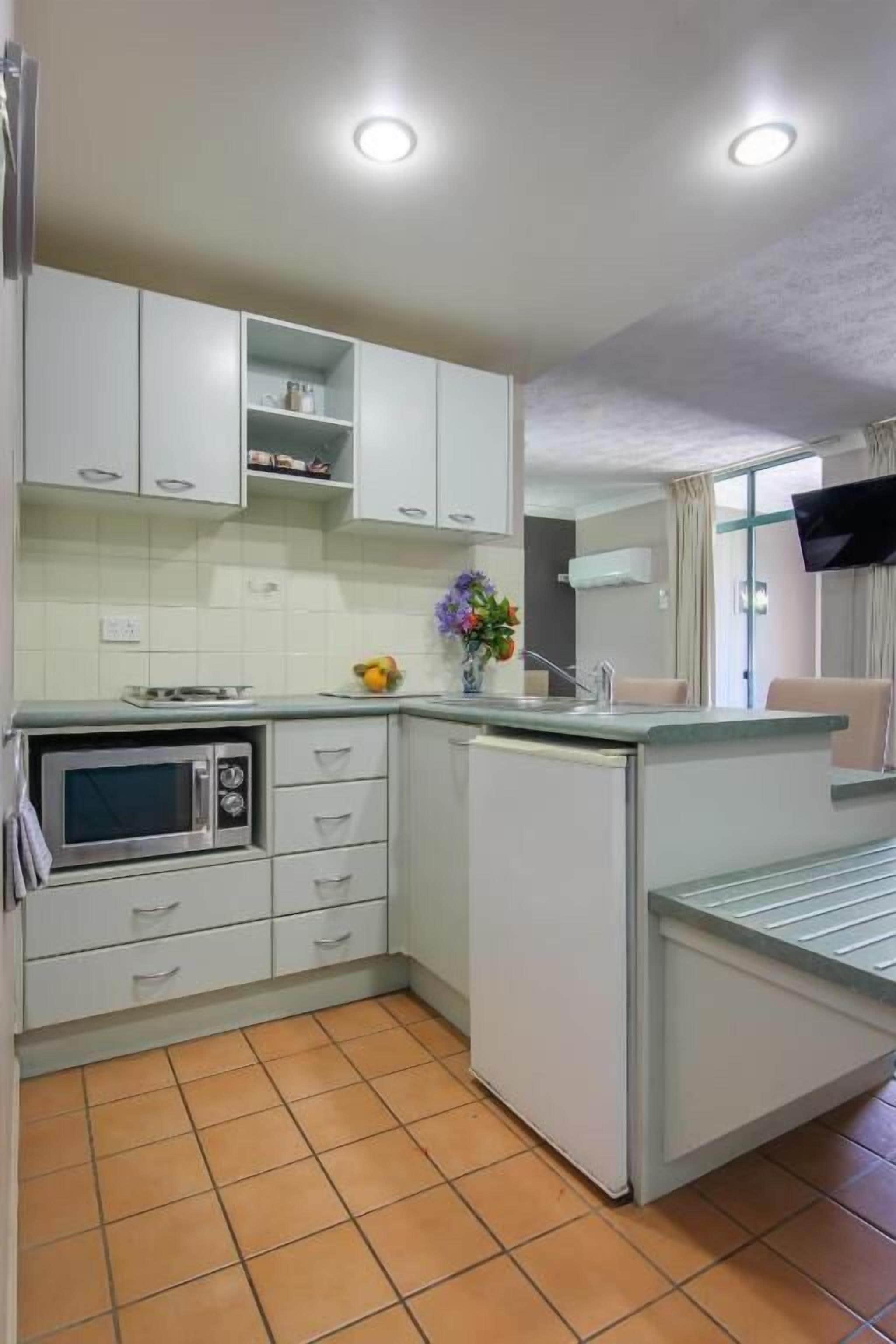 Albion Manor Motel 4*