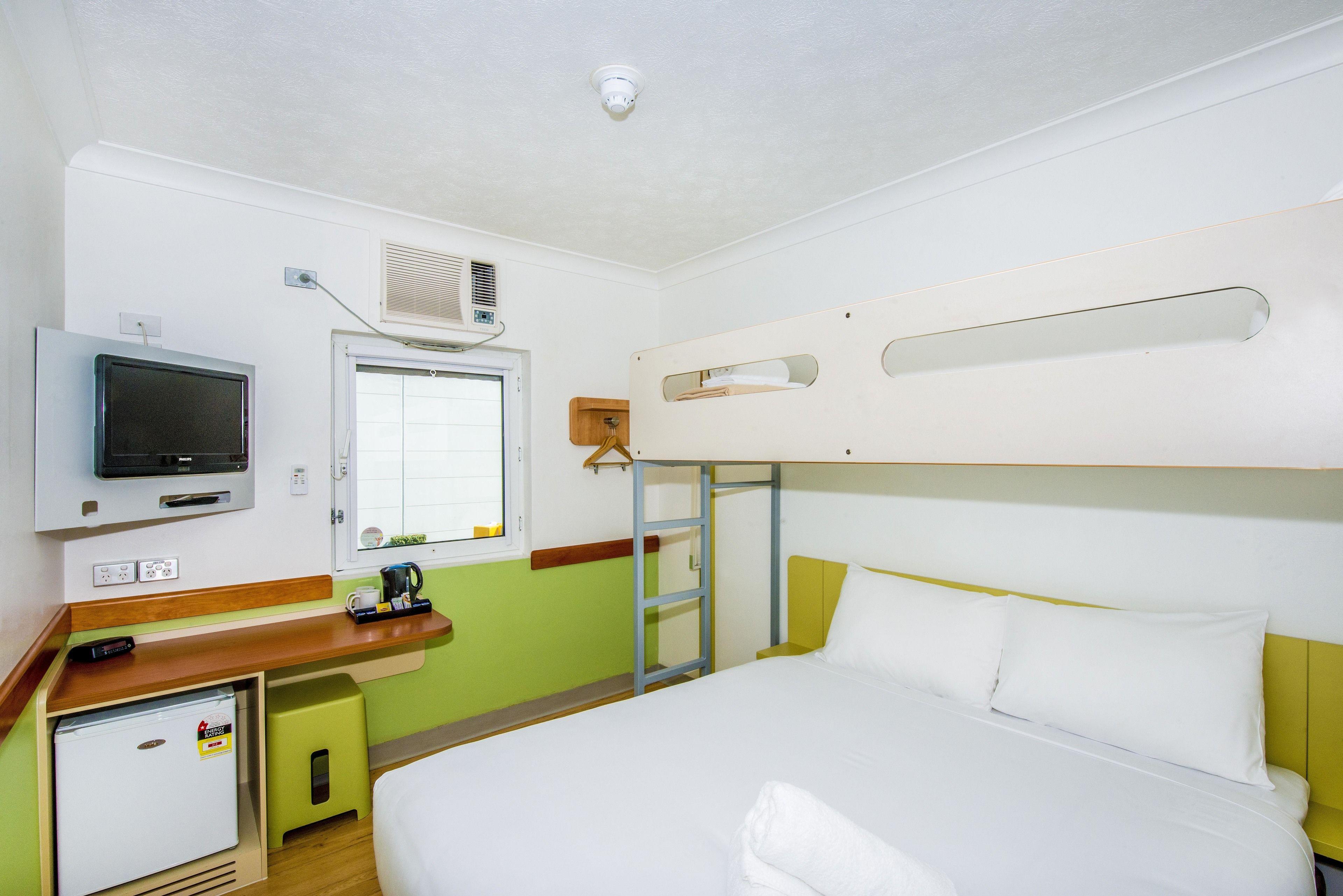 Ibis Budget Airport 3*