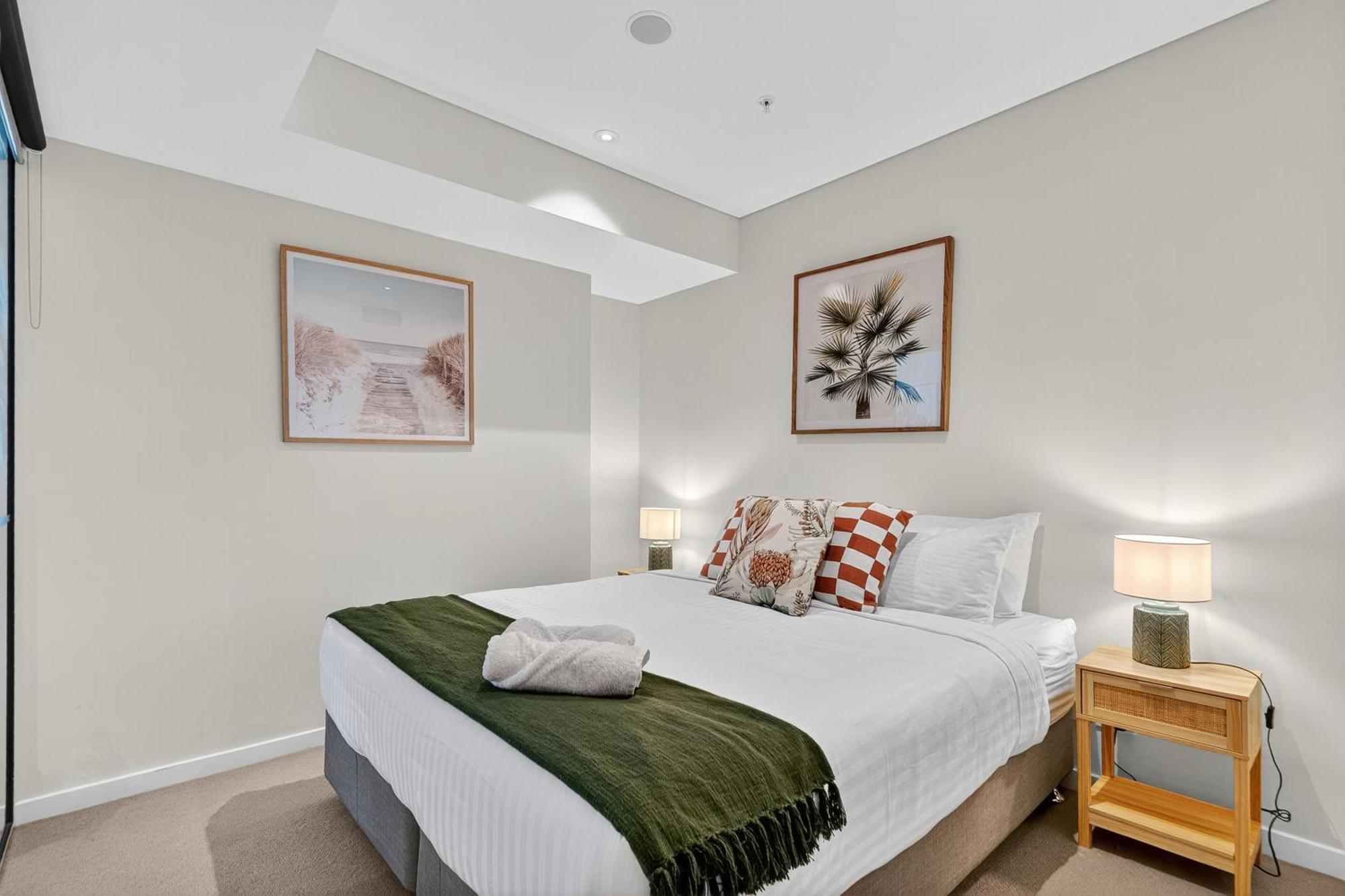 Oasis Retreat On Level 71 In Skytower Apartment