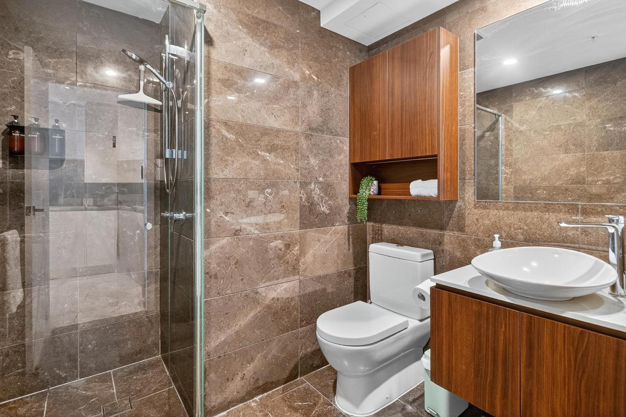 Oasis Retreat On Level 71 In Skytower Apartment Brisbane