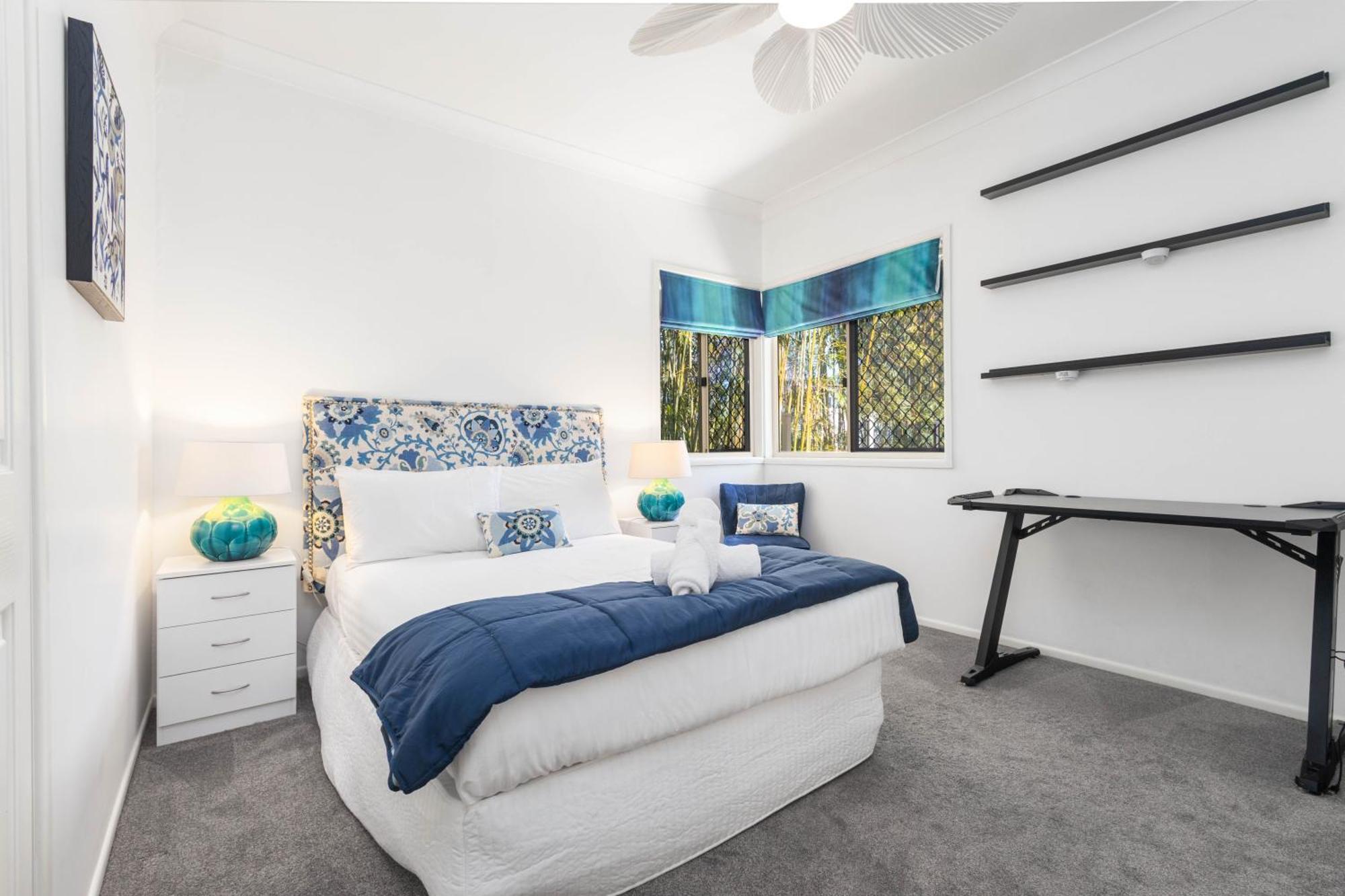 Bird And Leaf Brisbane