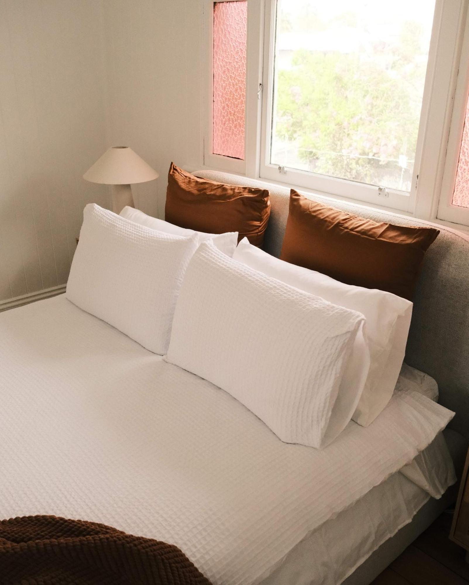 Holiday home Heart Of Milton 4b2b Ac 2tvs Private Parking Walk To Suncorp Stadium *