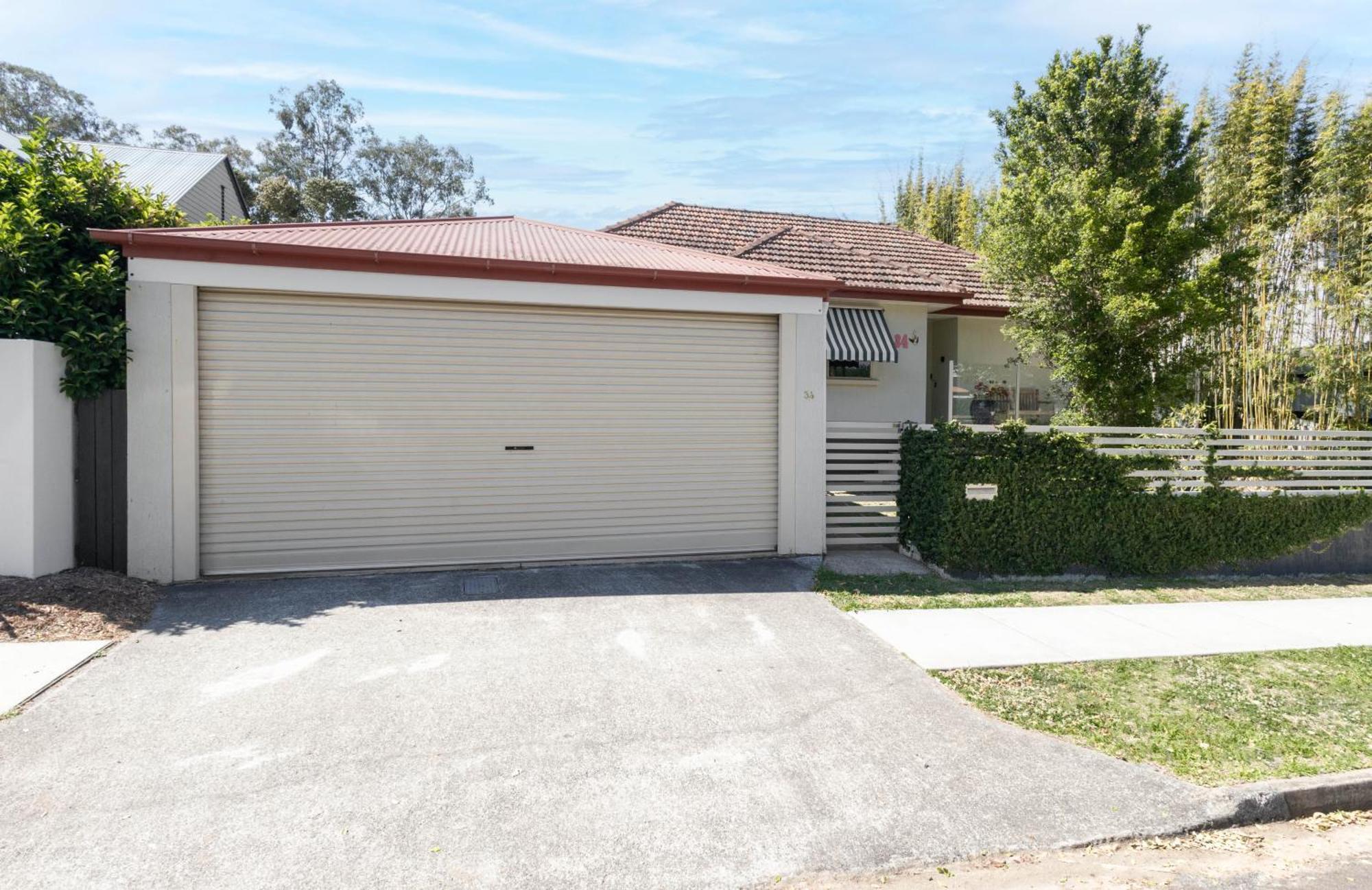 Bird And Leaf Brisbane