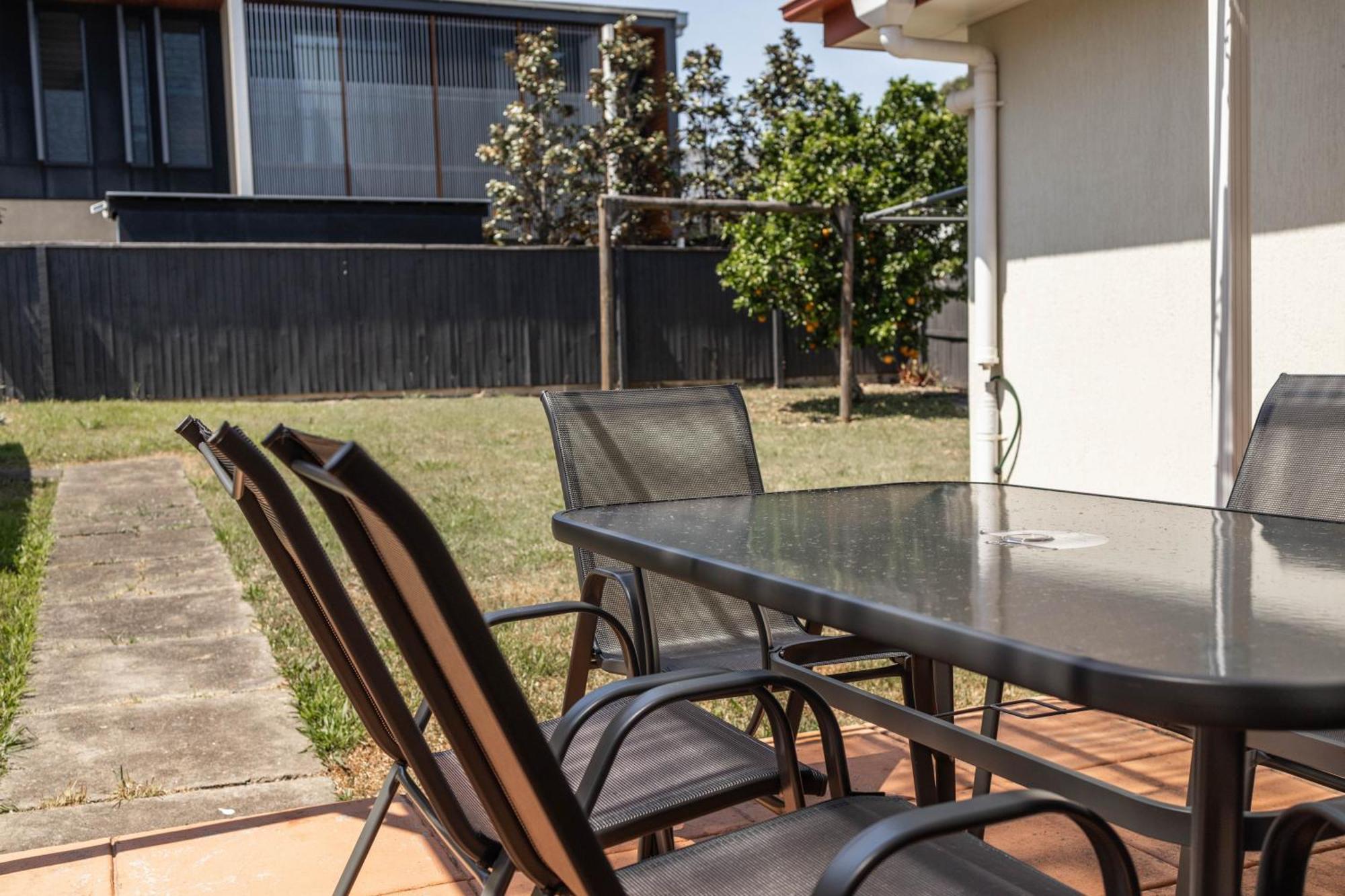 Bird And Leaf * Brisbane