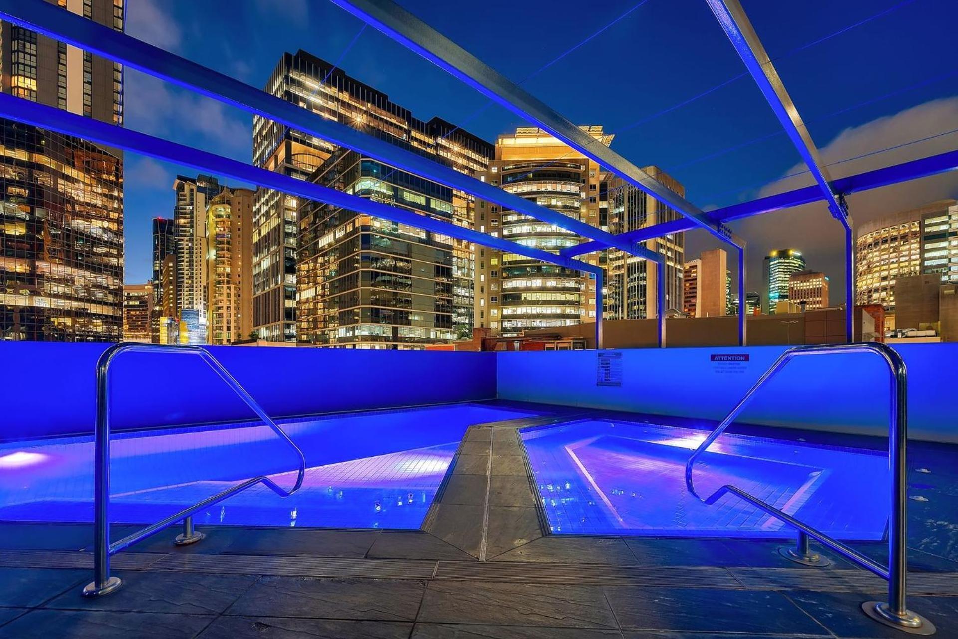 Glasshouse On Felix - Luxury With River Views, Pool And Parking Apartment