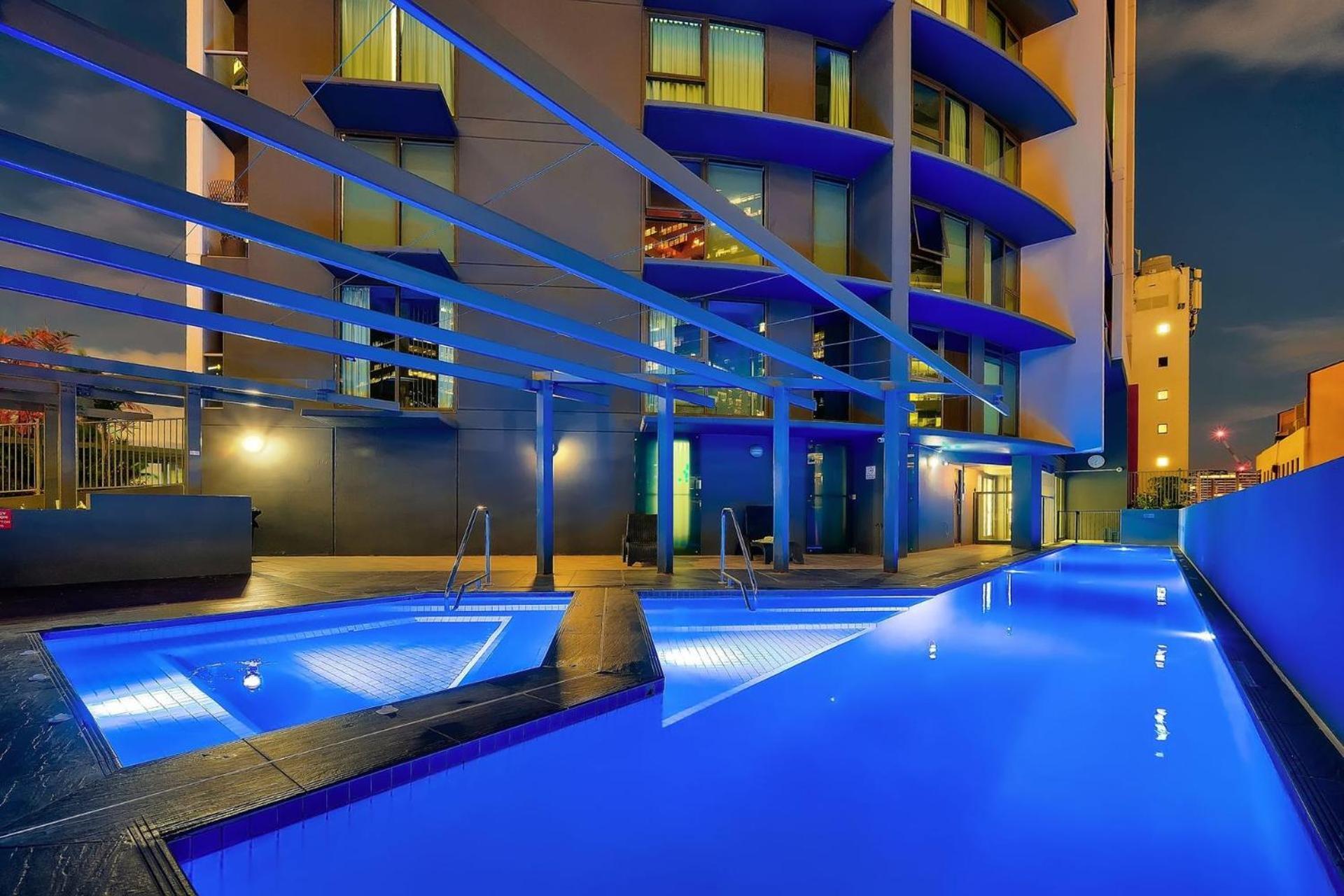 Glasshouse On Felix - Luxury With River Views, Pool And Parking Apartment Brisbane