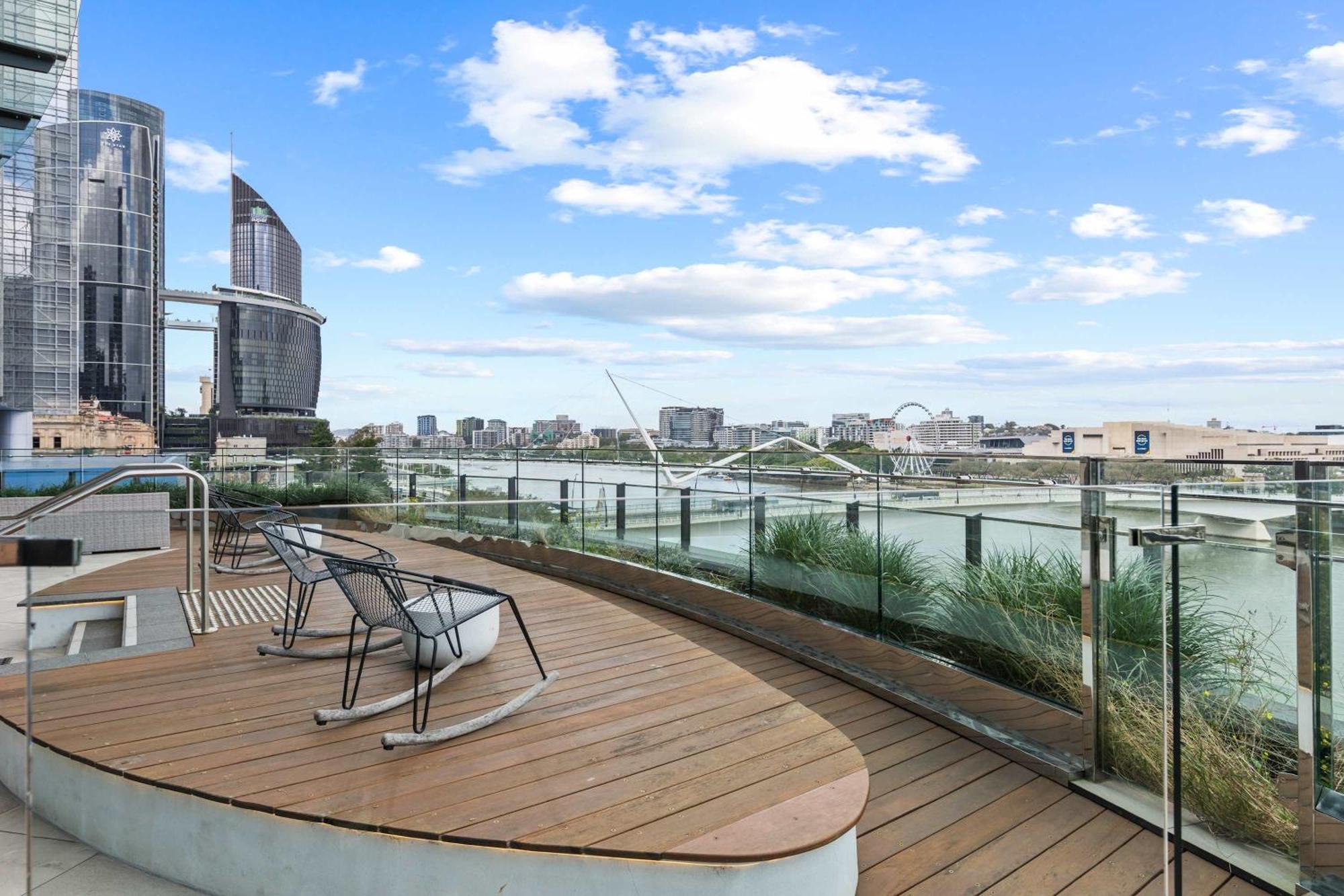 Apartment 2br River And Fireworks View