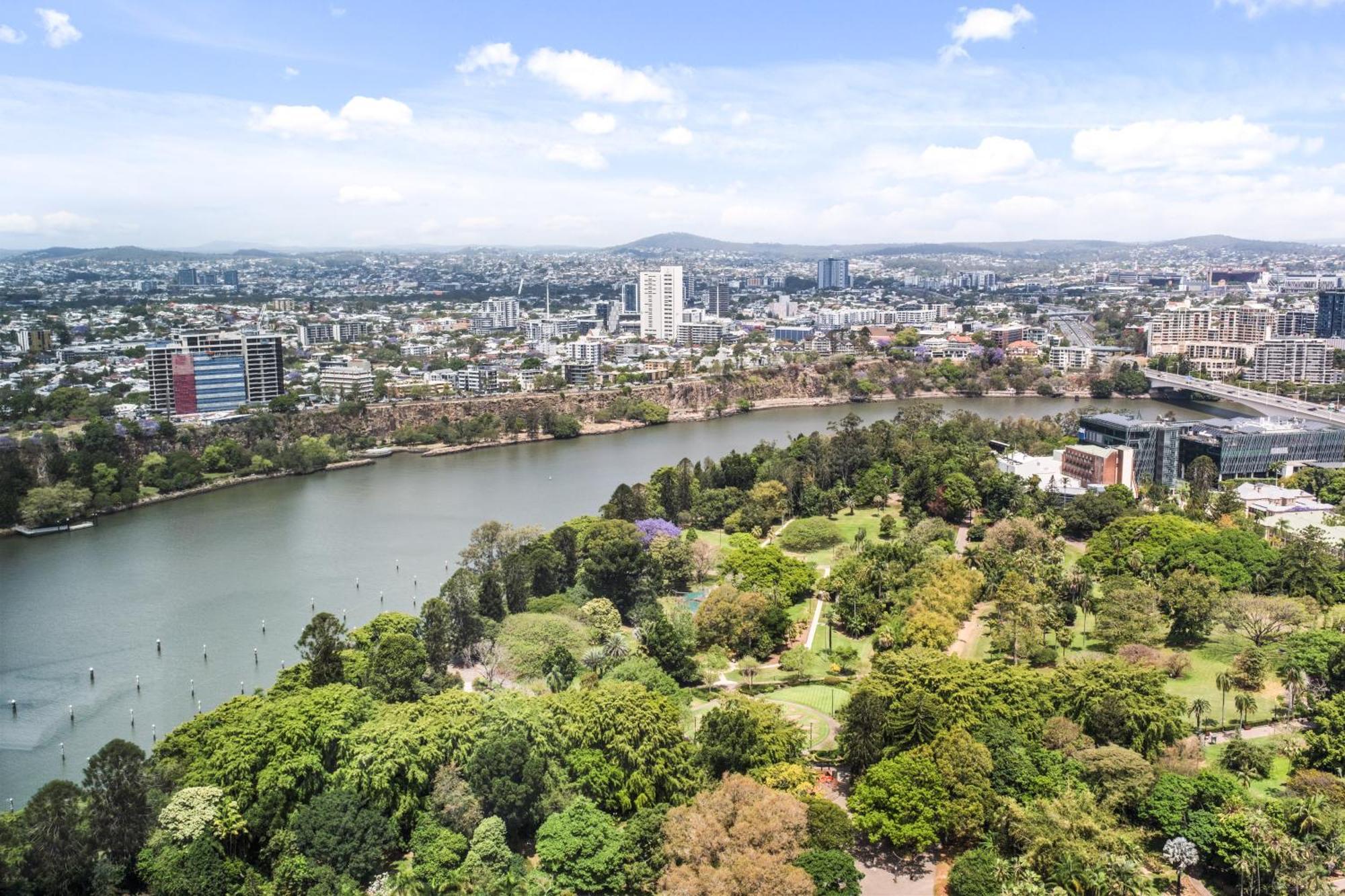 Luxe Living In The Sky *