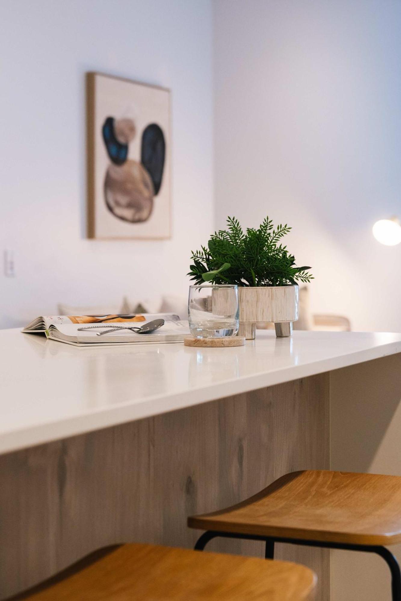 2br River And Fireworks View Apartment *