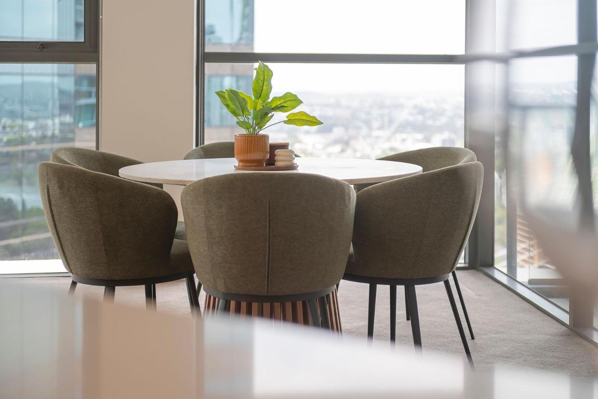 Apartment Glasshouse On Felix - Luxury With River Views, Pool And Parking *