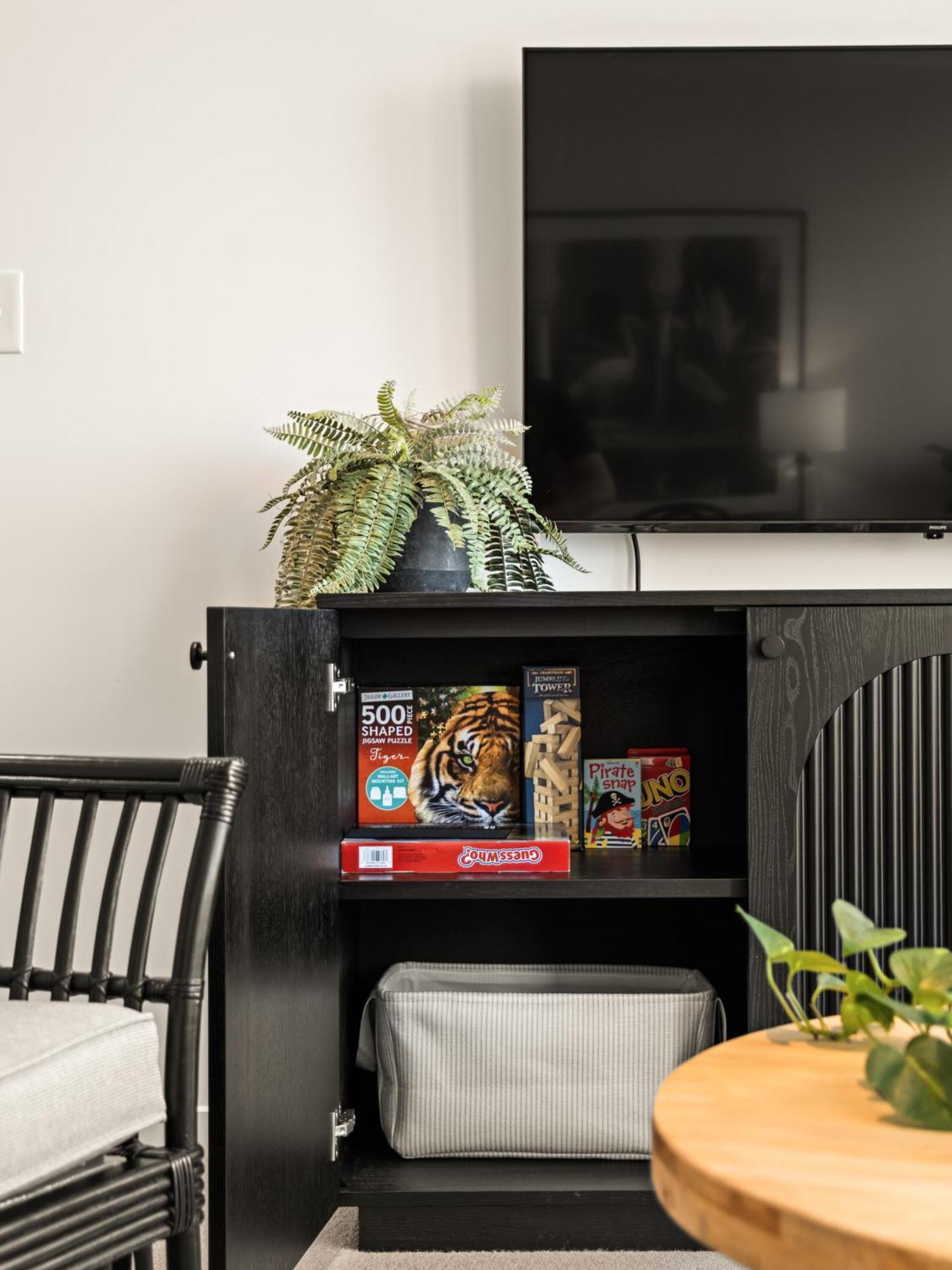 Luxe Living In The Sky Apartment