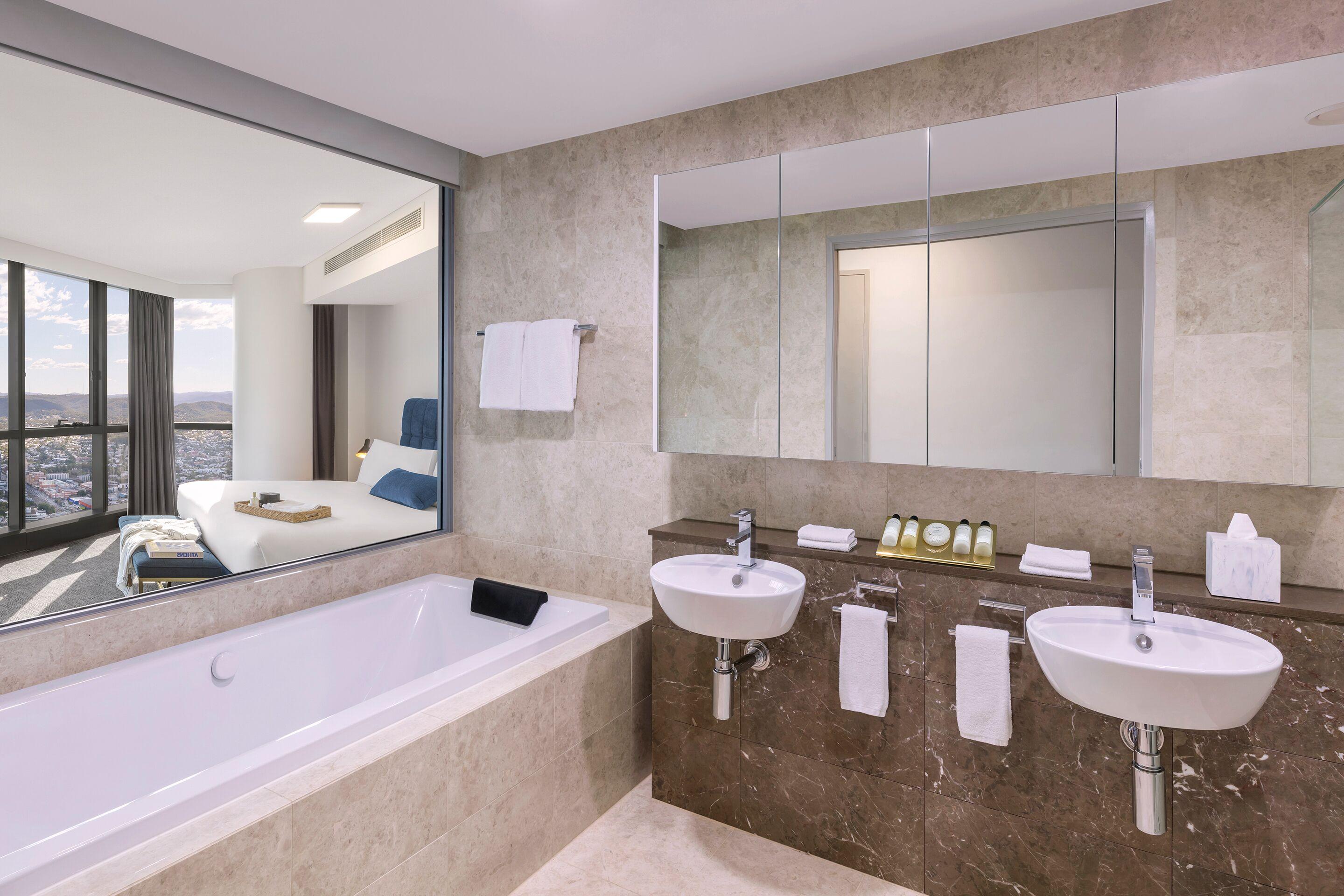 Hotel Meriton Herschel Street, 5*