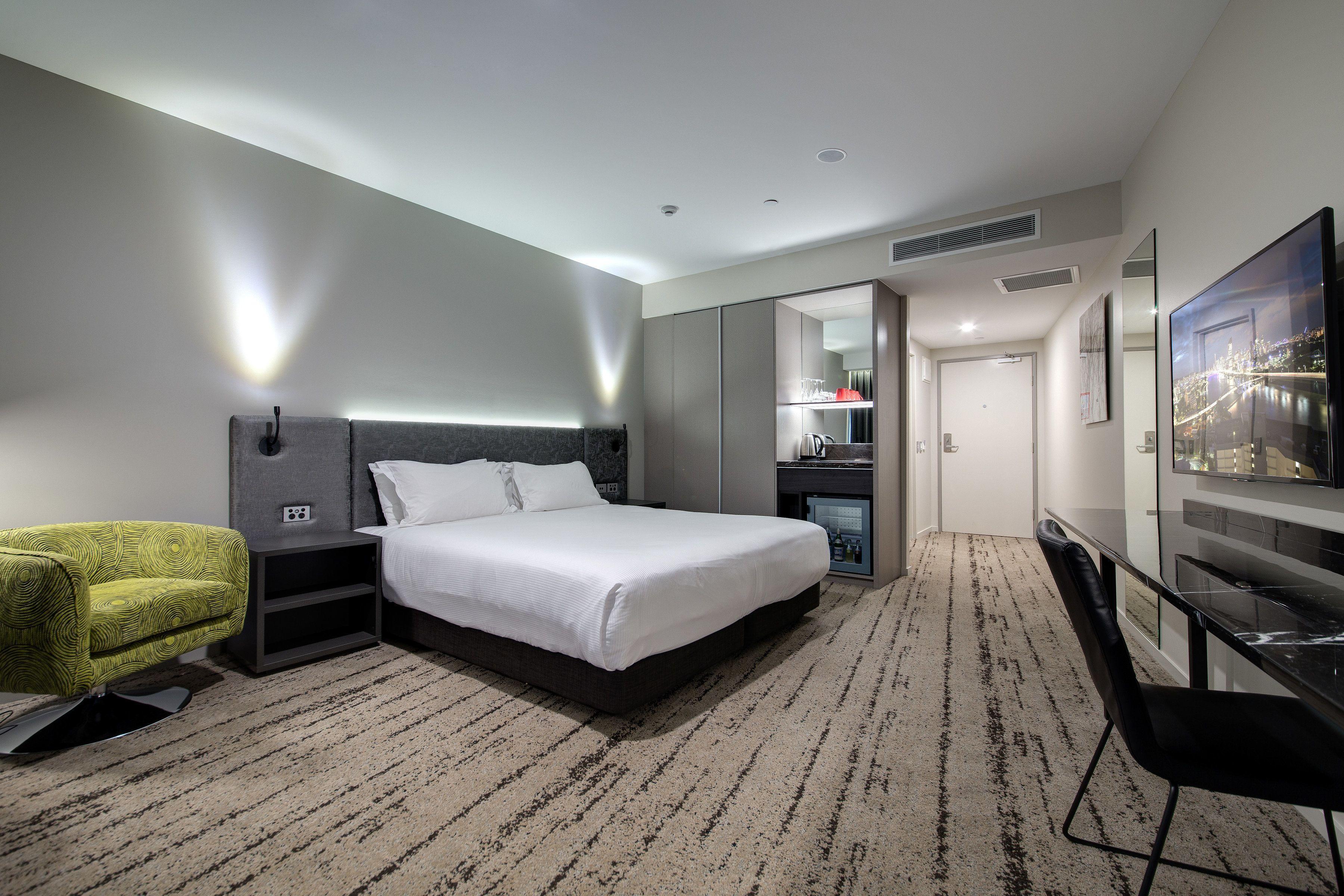 Hotel Courtyard By Marriott South Bank 4*
