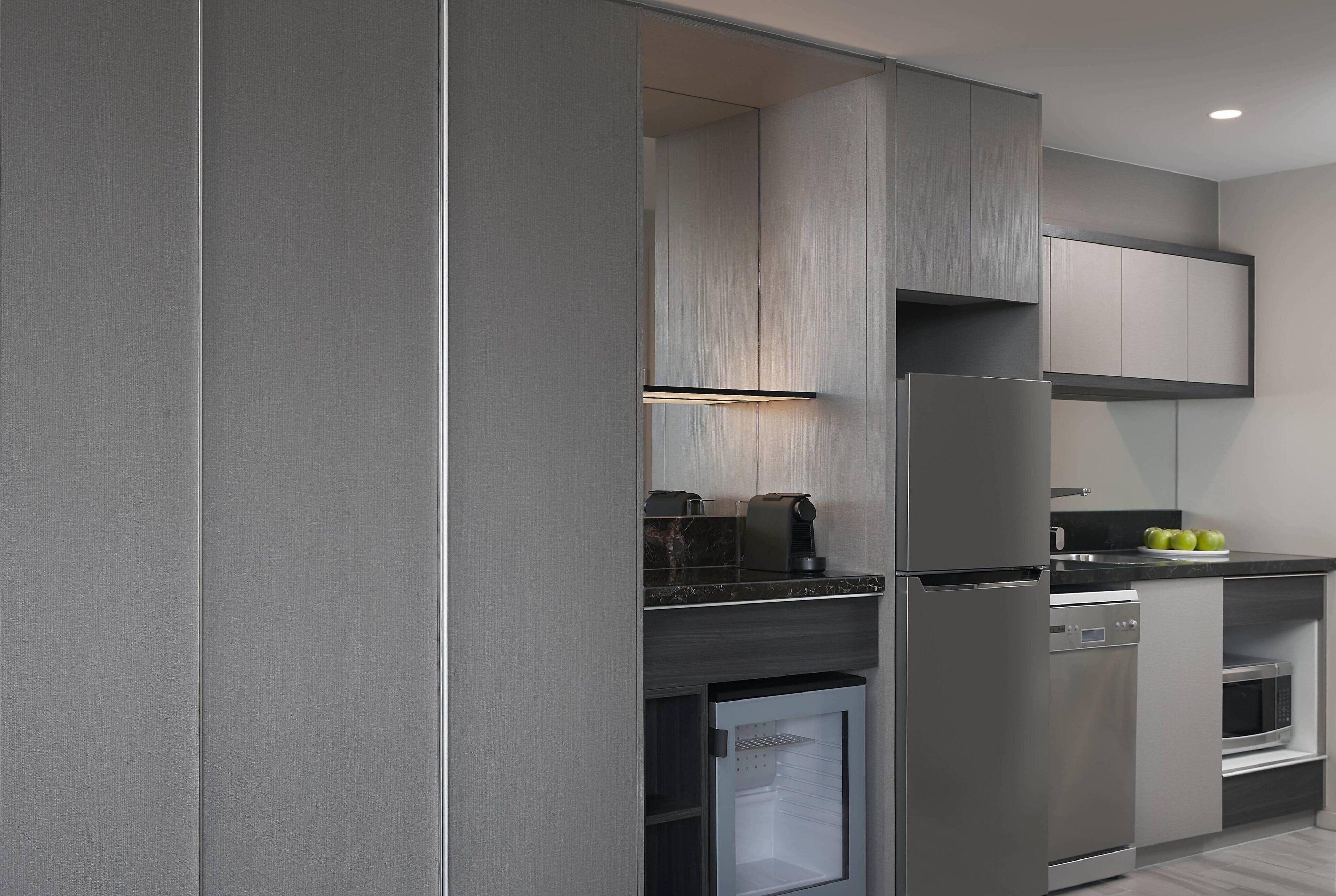 Courtyard By Marriott South Bank 4*