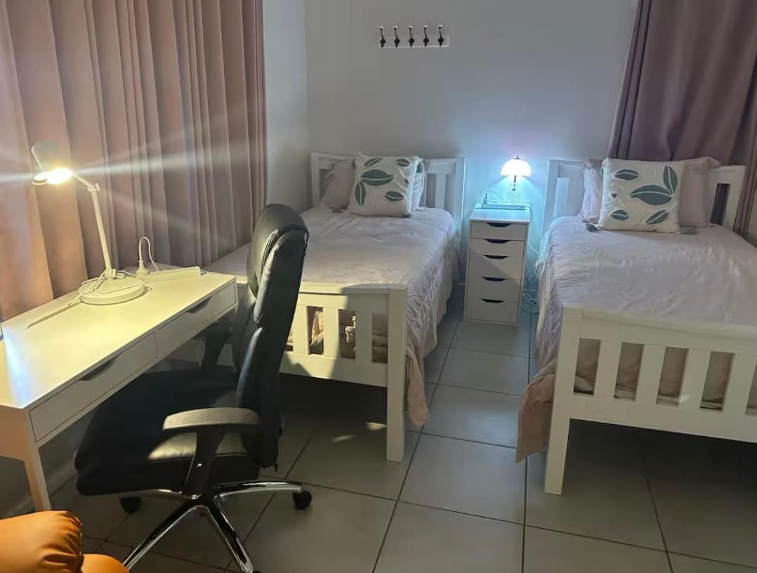 Uq Big 2 Bed For 2 People Q1 Homestay