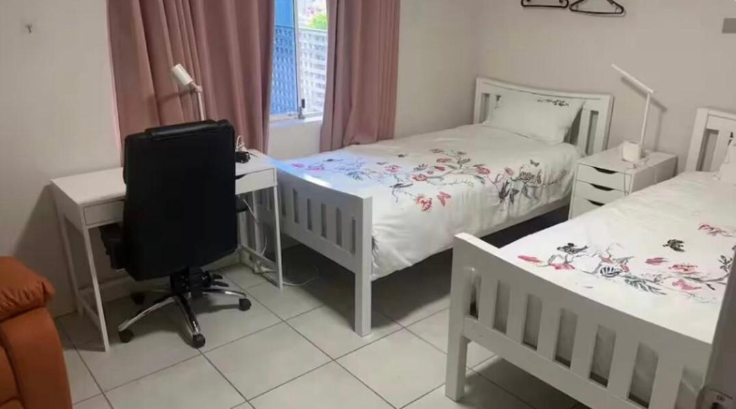 Homestay Uq Big 2 Bed For 2 People Q1 *