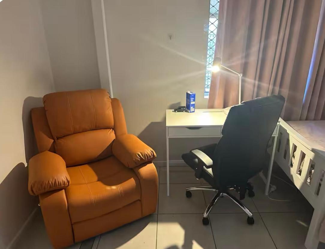 Uq Big 2 Bed For 2 People Q1 Homestay