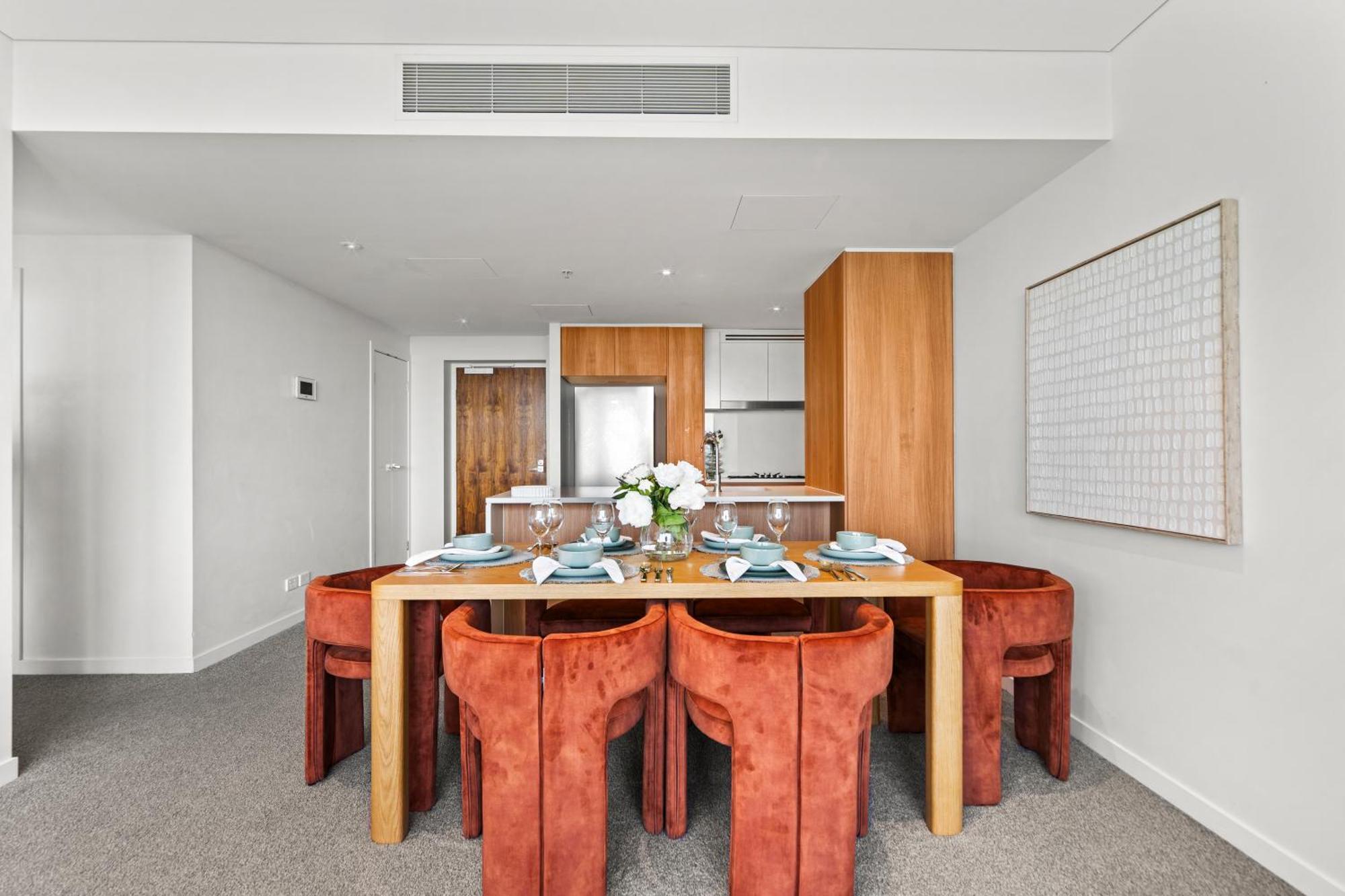 Apartment 81st Floor, & River Views, Free Car Parking *