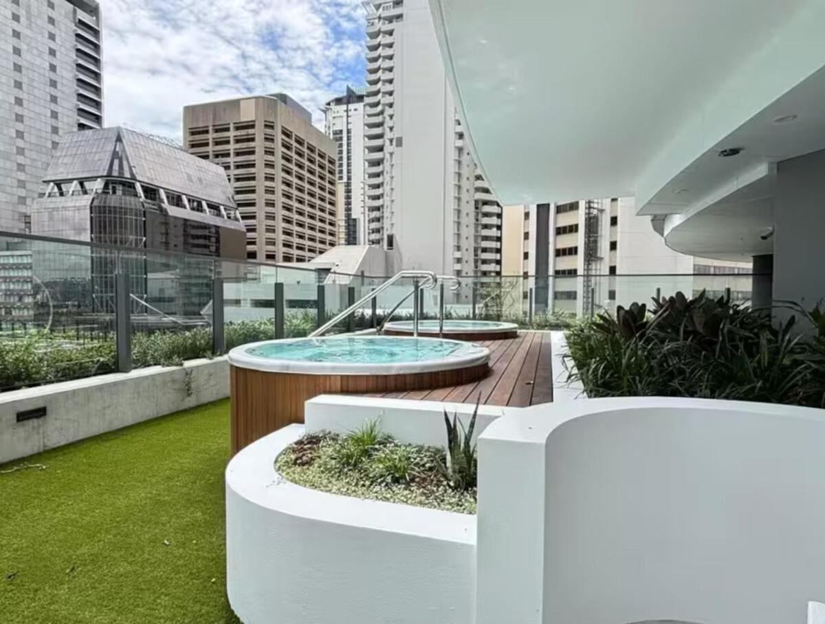 Apartment Iconic 1br River Views Sky Deck & Casino Living Brisbane