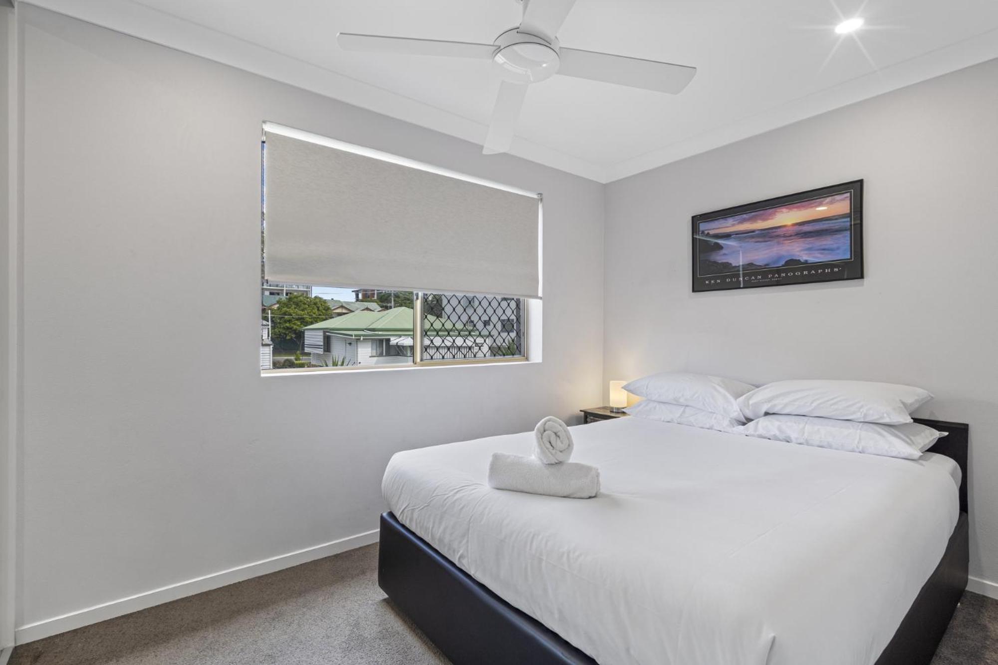 Charming 3-bed Near Local Shops *