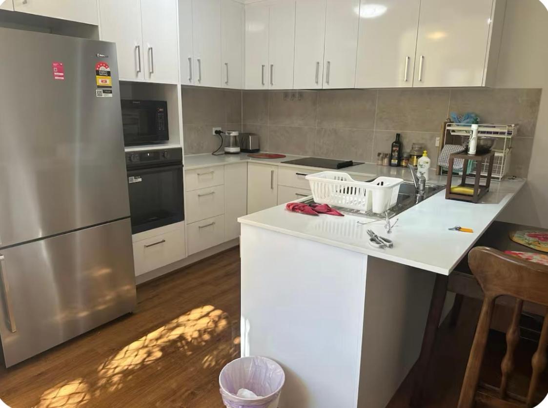 Uq Master For 3 People With Back Yard U2 Brisbane