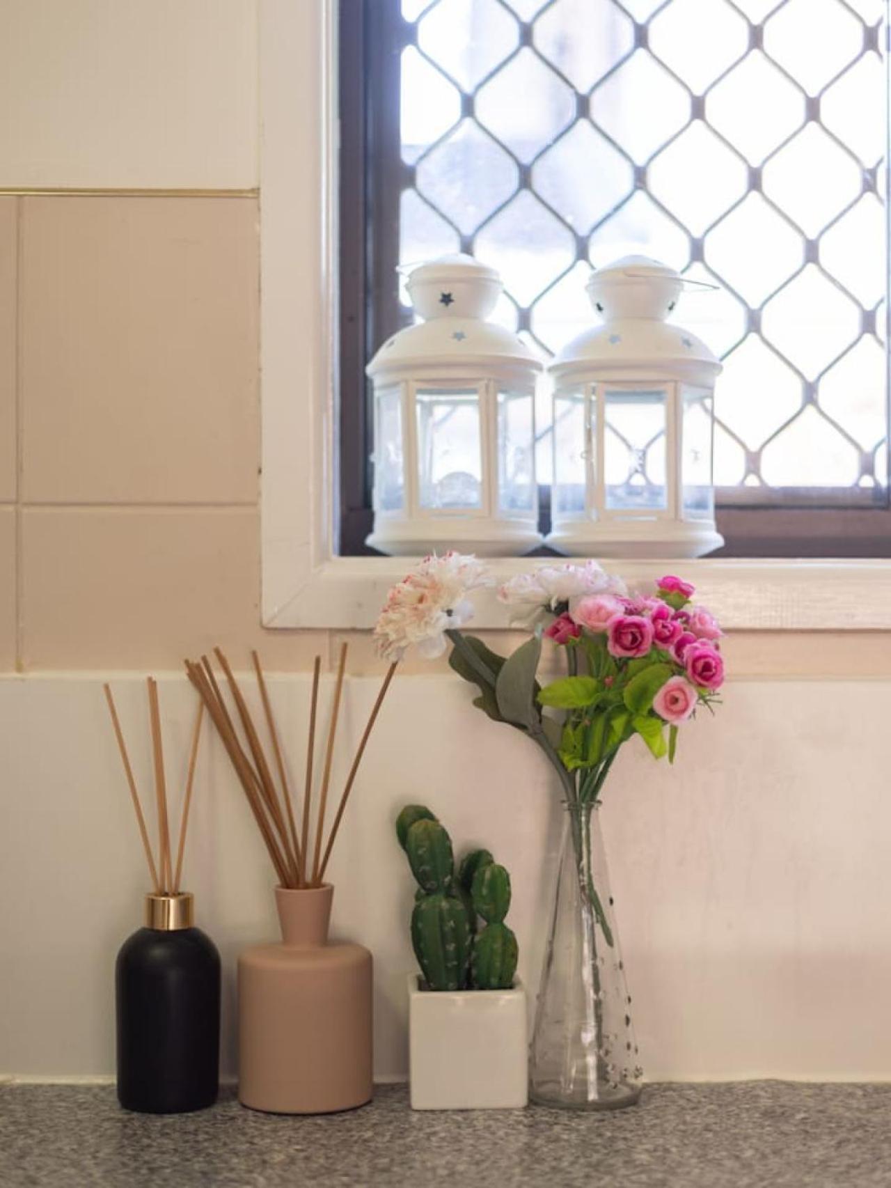 Sunny 2br In Prime Location *