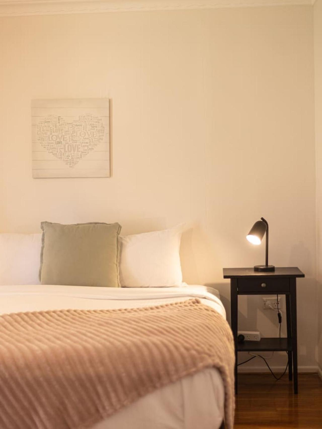 Sunny 2br In Prime Location Holiday home *